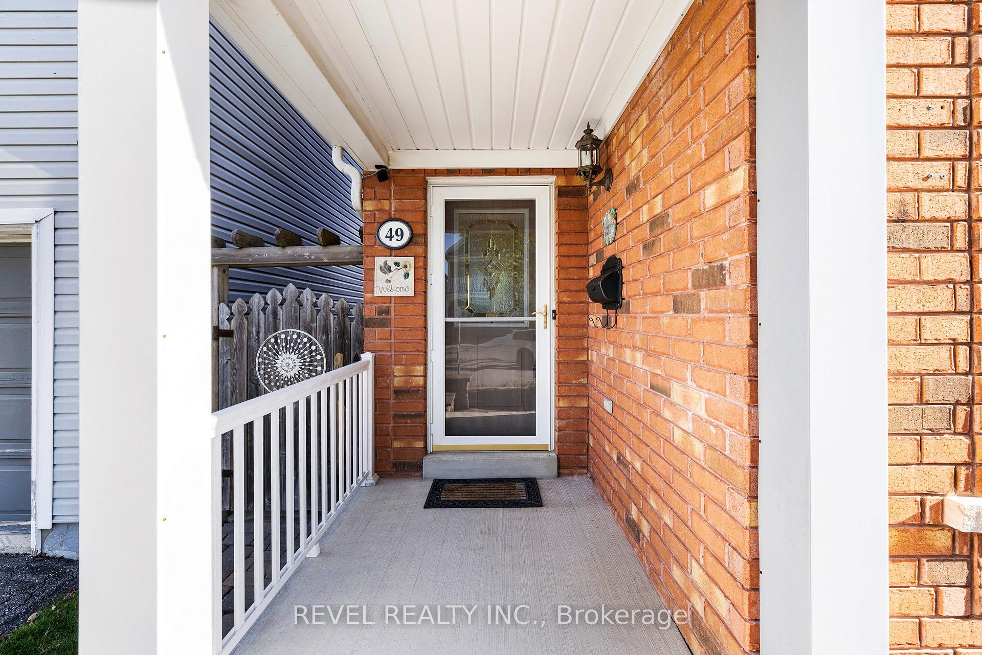 Photo 2 of 49 Moynahan Crescent, Ajax, South East — HOMEH