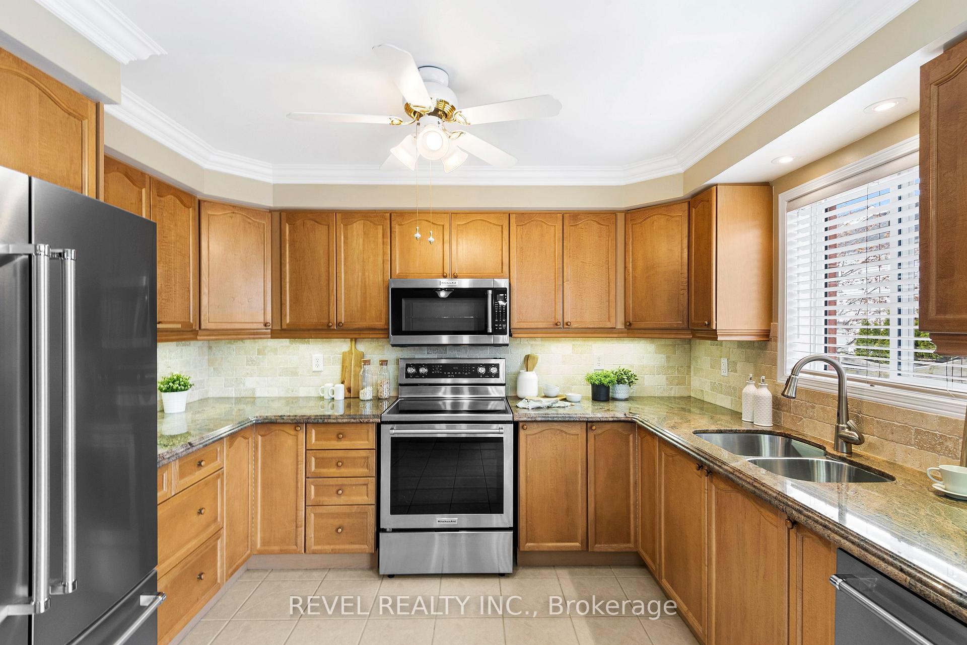 Photo 15 of 49 Moynahan Crescent, Ajax, South East — HOMEH