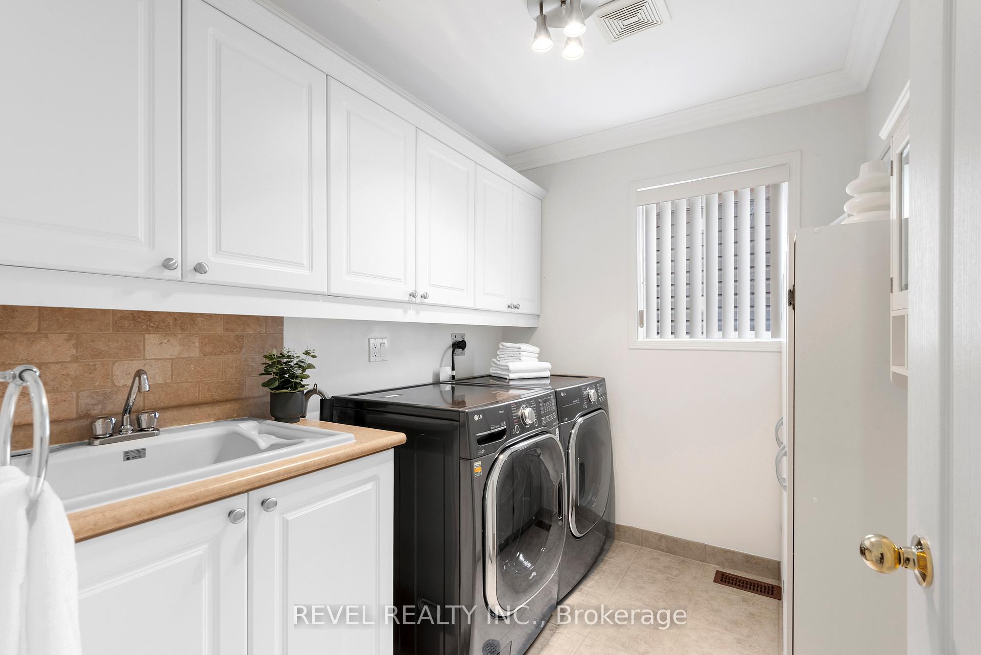 Photo 31 of 49 Moynahan Crescent, Ajax, South East — HOMEH