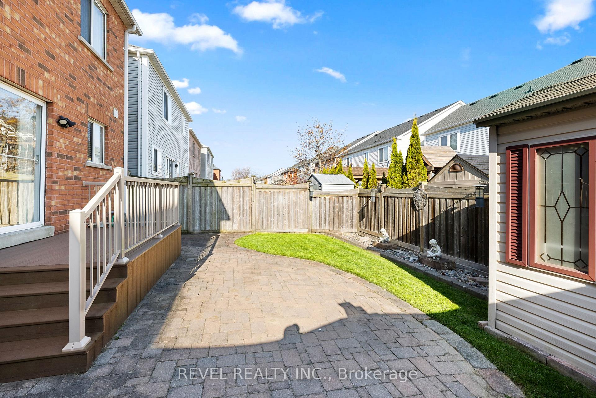 Photo 37 of 49 Moynahan Crescent, Ajax, South East — HOMEH