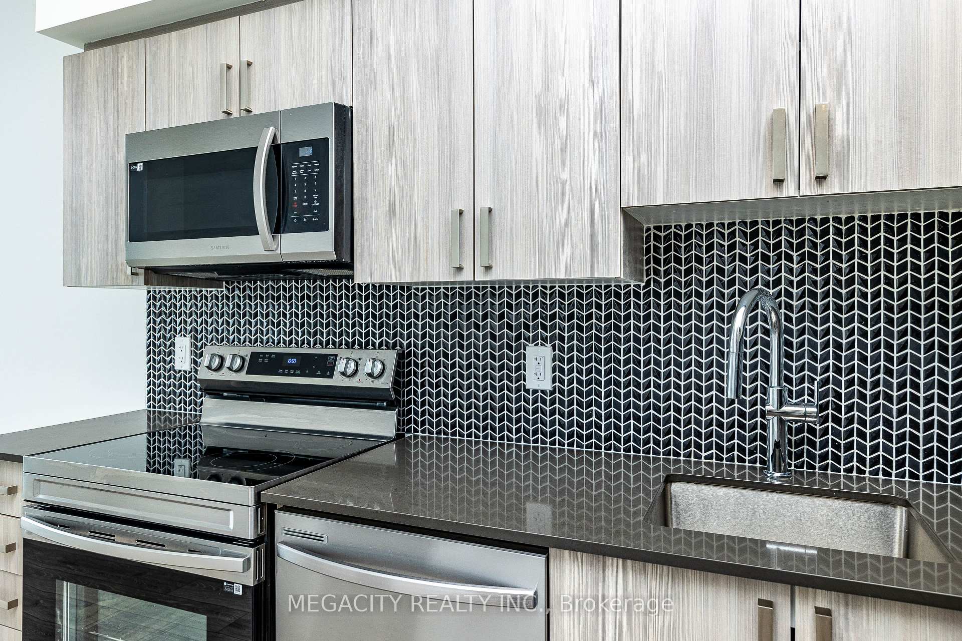 Photo 17 of Unit 2807, 1455 celebration Drive, Pickering, Bay Ridges — HOMEH