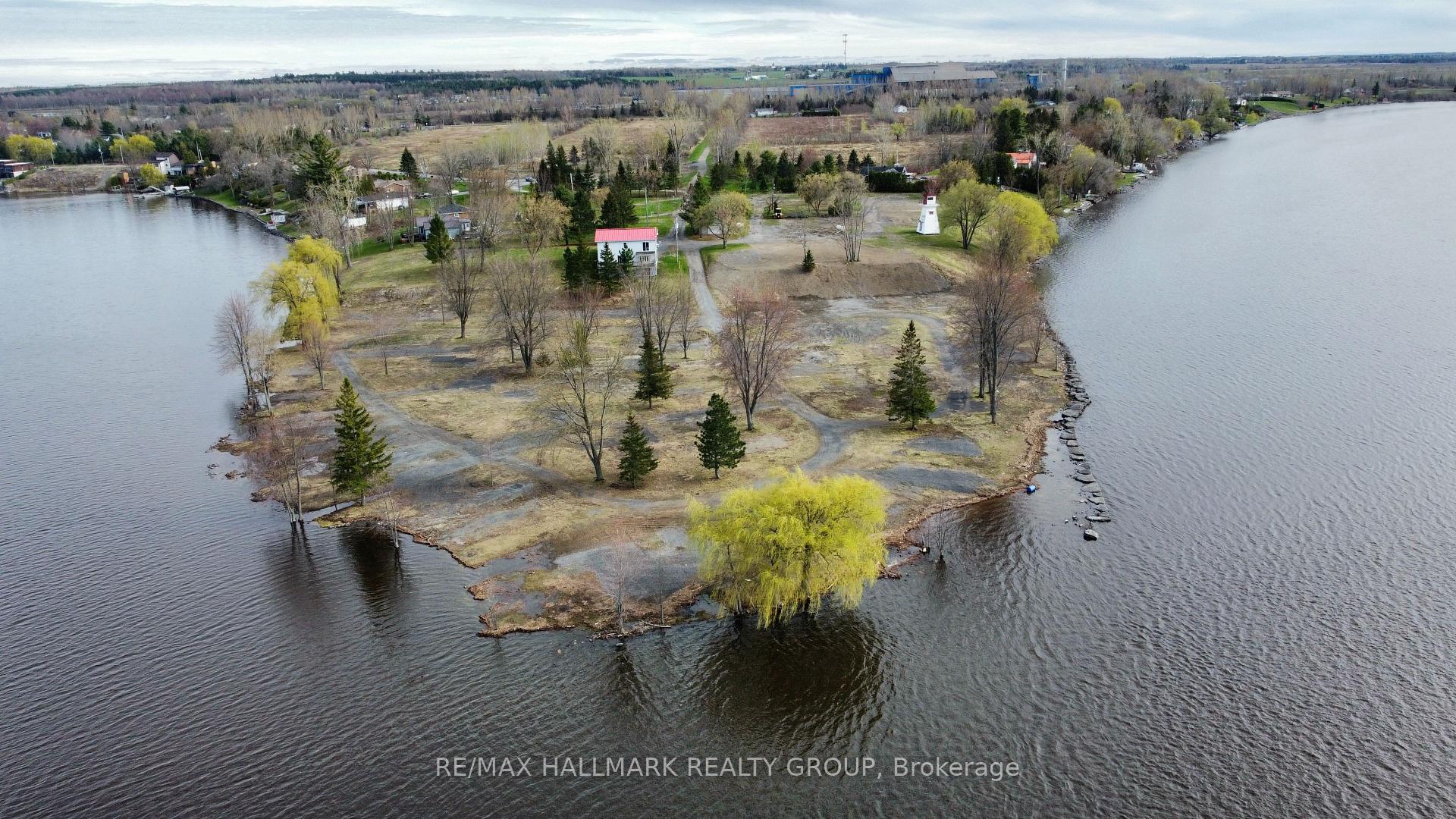 Photo 2 of 1050 Bay Road N, Champlain, L'Orignal — HOMEH