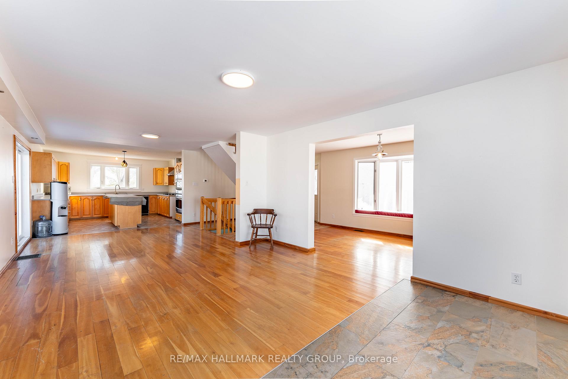 Photo 11 of 1050 Bay Road N, Champlain, L'Orignal — HOMEH