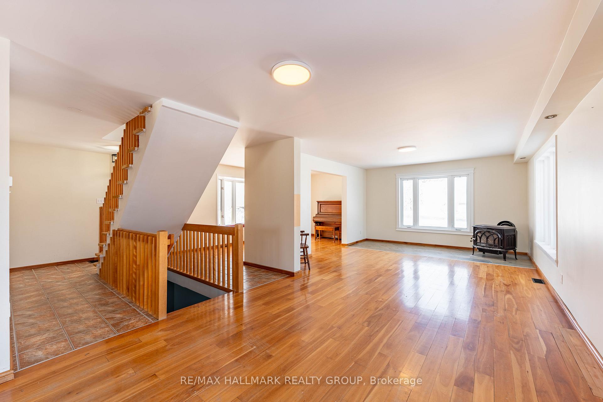 Photo 12 of 1050 Bay Road N, Champlain, L'Orignal — HOMEH