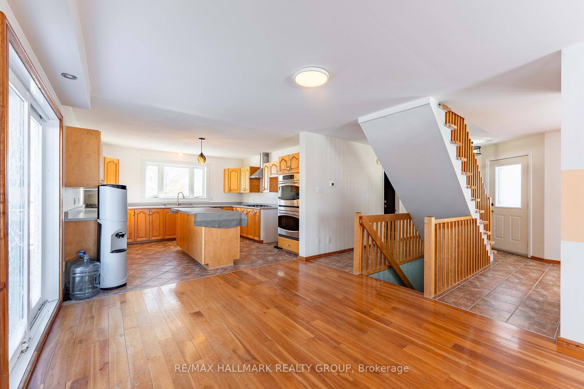 Photo 16 of 1050 Bay Road N, Champlain, L'Orignal — HOMEH