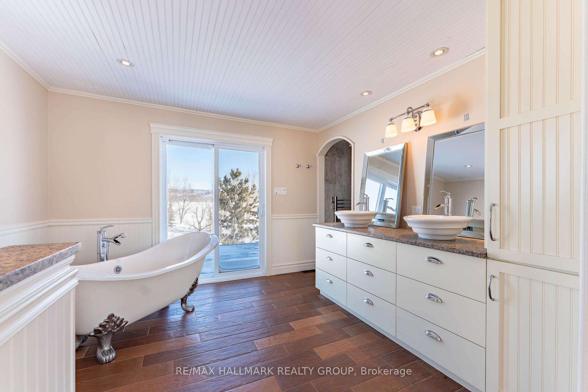 Photo 27 of 1050 Bay Road N, Champlain, L'Orignal — HOMEH