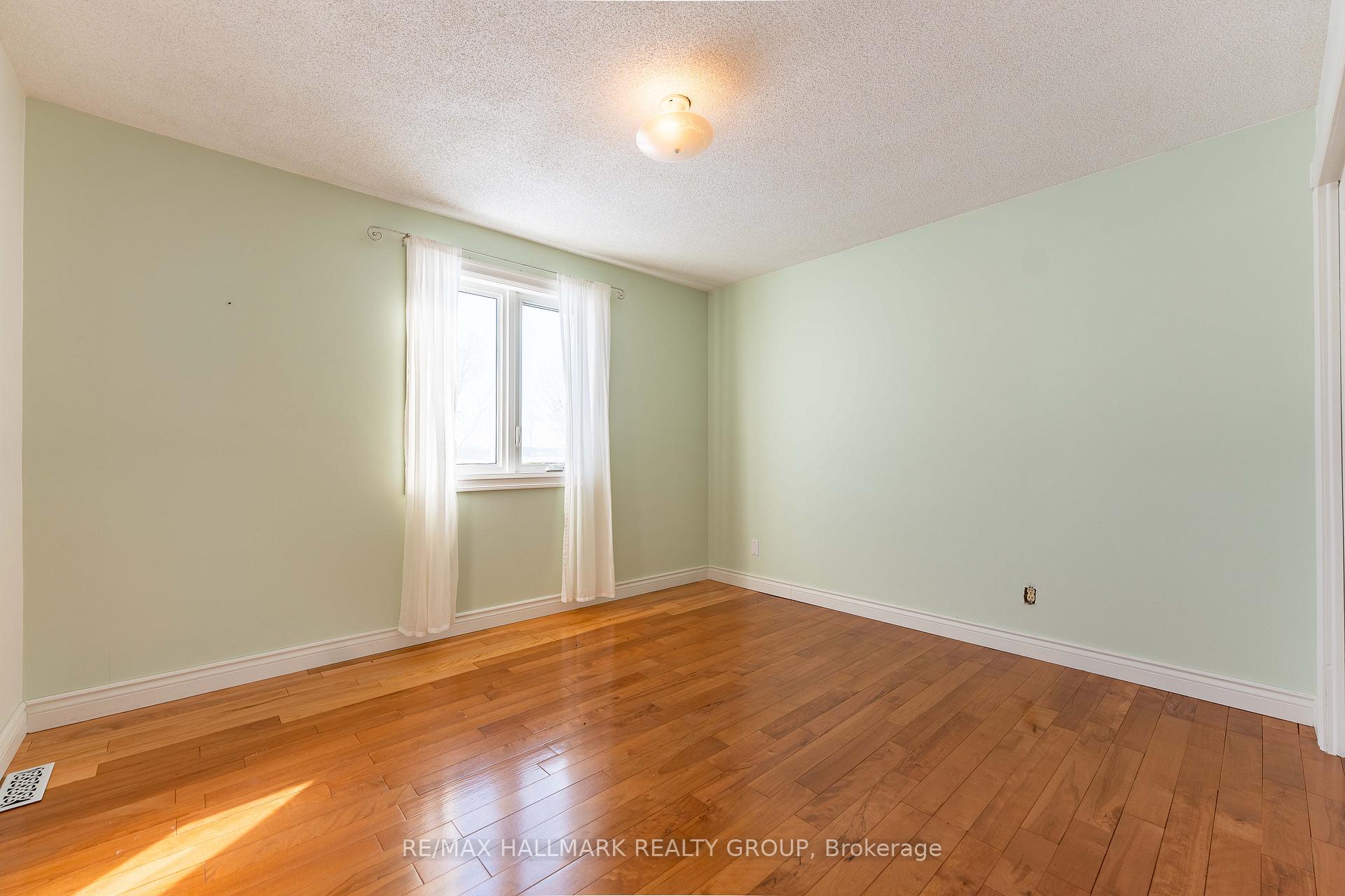Photo 31 of 1050 Bay Road N, Champlain, L'Orignal — HOMEH