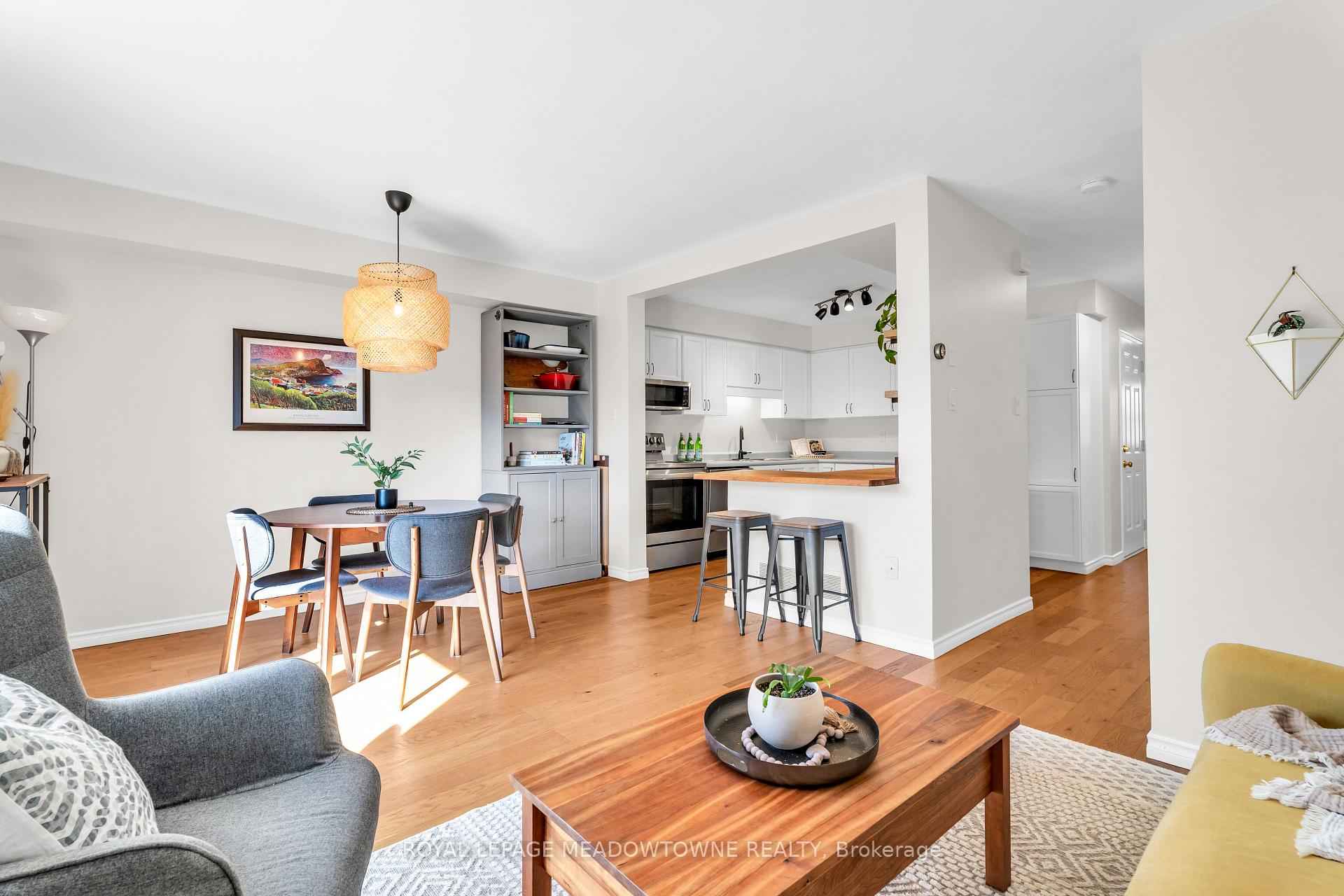 Photo 11 of Unit 39, 124 Gosling Gardens, Guelph, Clairfields/Hanlon Business Park — HOMEH