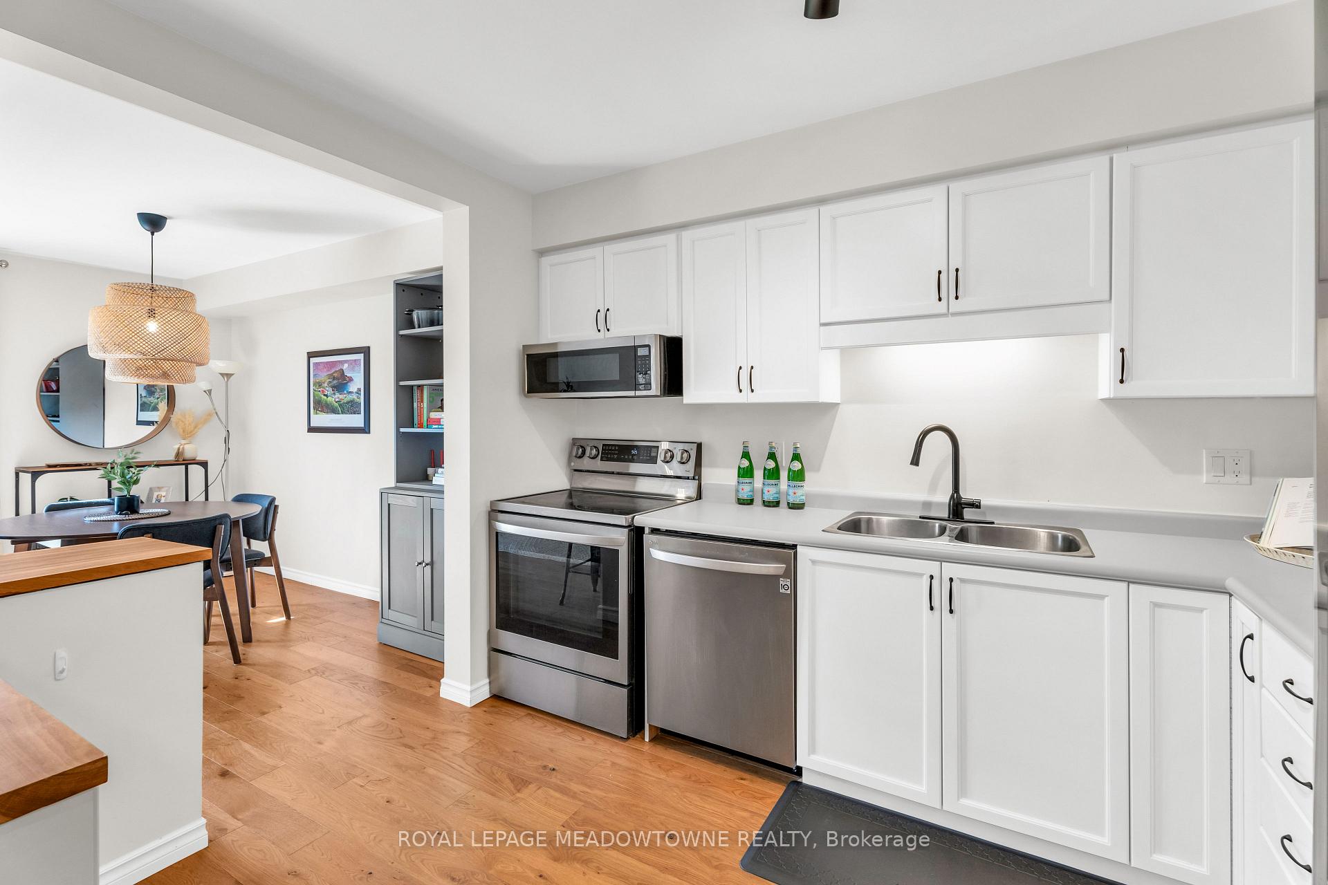 Photo 15 of Unit 39, 124 Gosling Gardens, Guelph, Clairfields/Hanlon Business Park — HOMEH