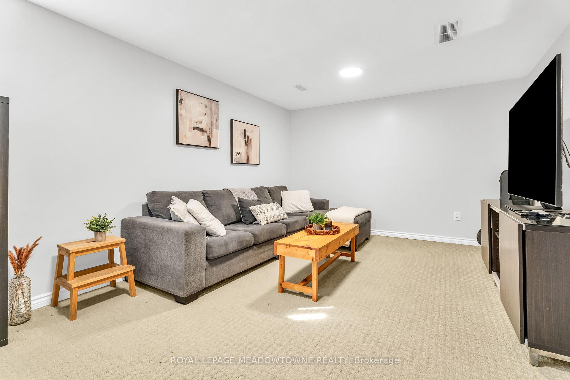Photo 30 of Unit 39, 124 Gosling Gardens, Guelph, Clairfields/Hanlon Business Park — HOMEH