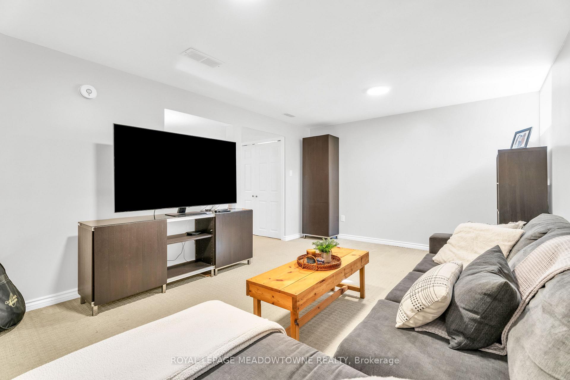 Photo 31 of Unit 39, 124 Gosling Gardens, Guelph, Clairfields/Hanlon Business Park — HOMEH