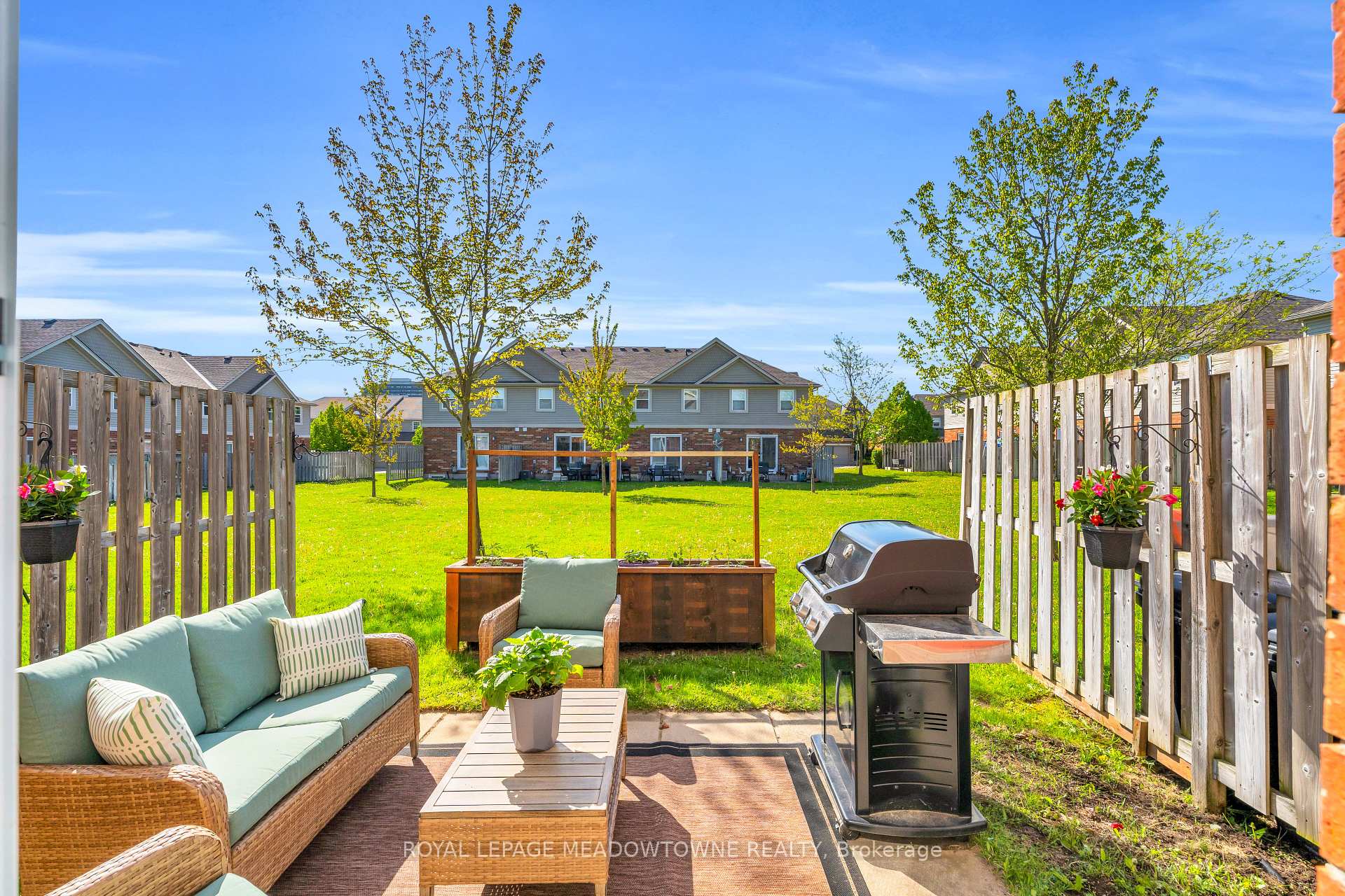 Photo 34 of Unit 39, 124 Gosling Gardens, Guelph, Clairfields/Hanlon Business Park — HOMEH