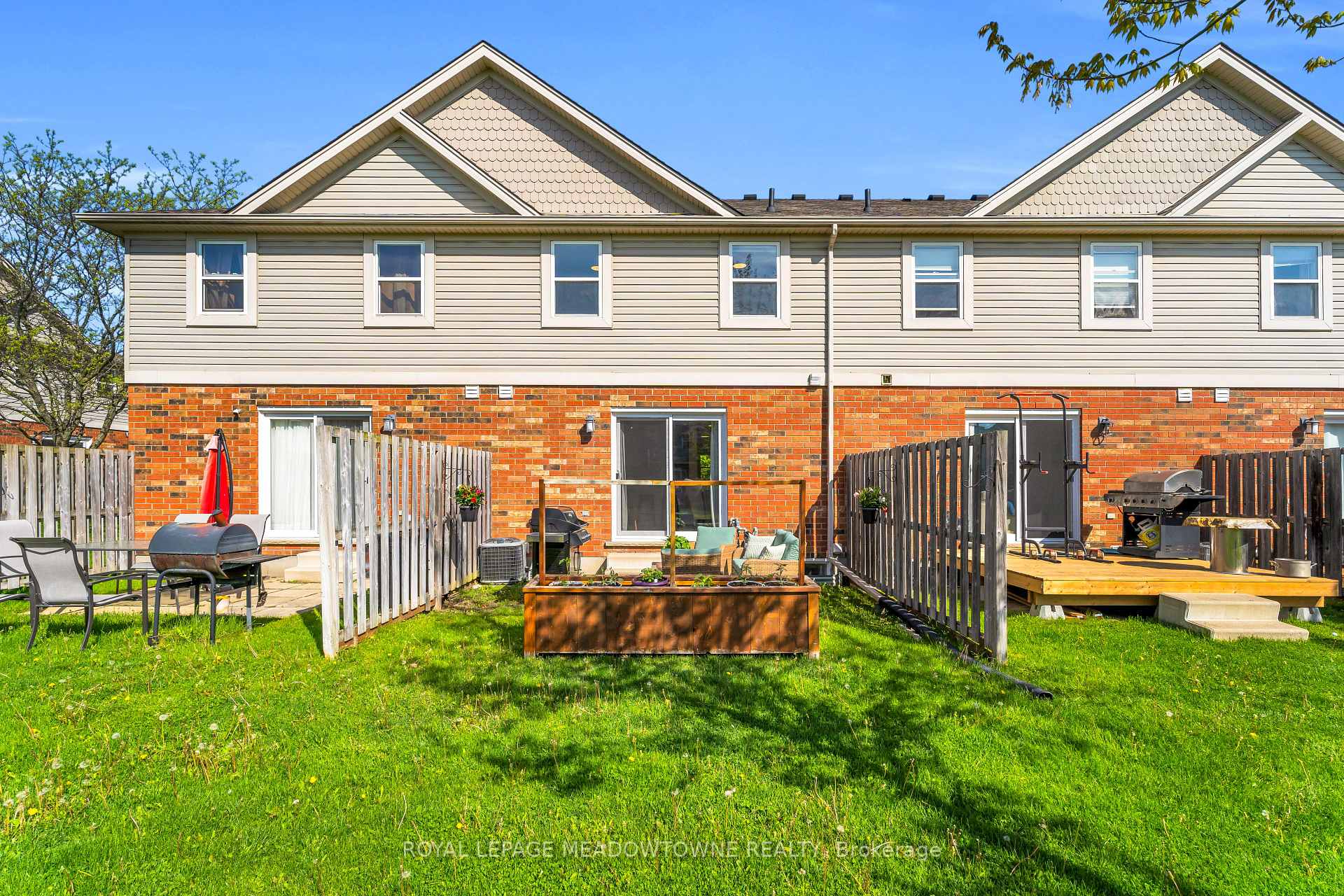 Photo 38 of Unit 39, 124 Gosling Gardens, Guelph, Clairfields/Hanlon Business Park — HOMEH