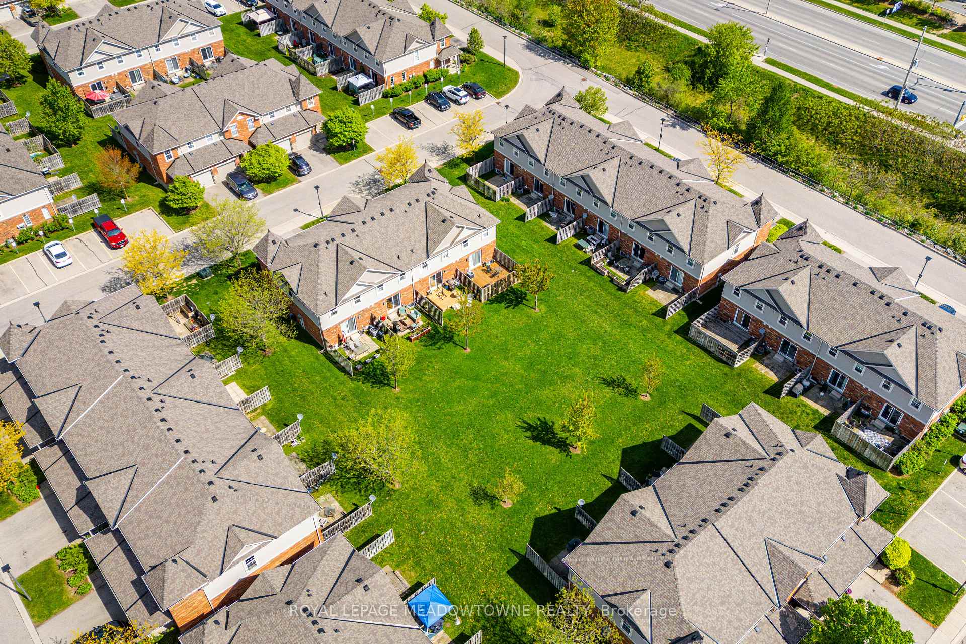 Photo 42 of Unit 39, 124 Gosling Gardens, Guelph, Clairfields/Hanlon Business Park — HOMEH