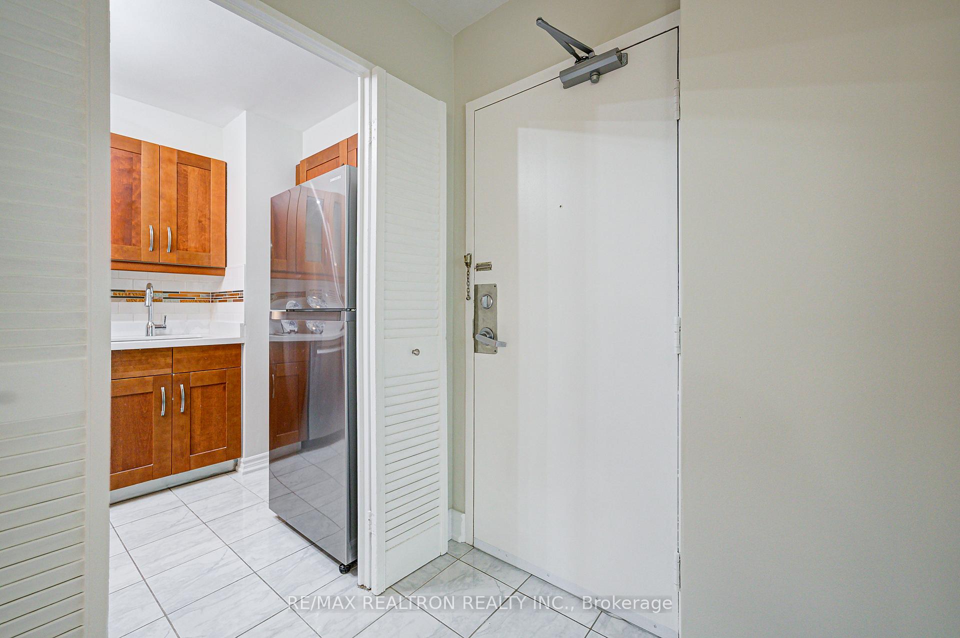 Photo 4 of Unit 1506, 1 Massey Square, Toronto, Crescent Town — HOMEH