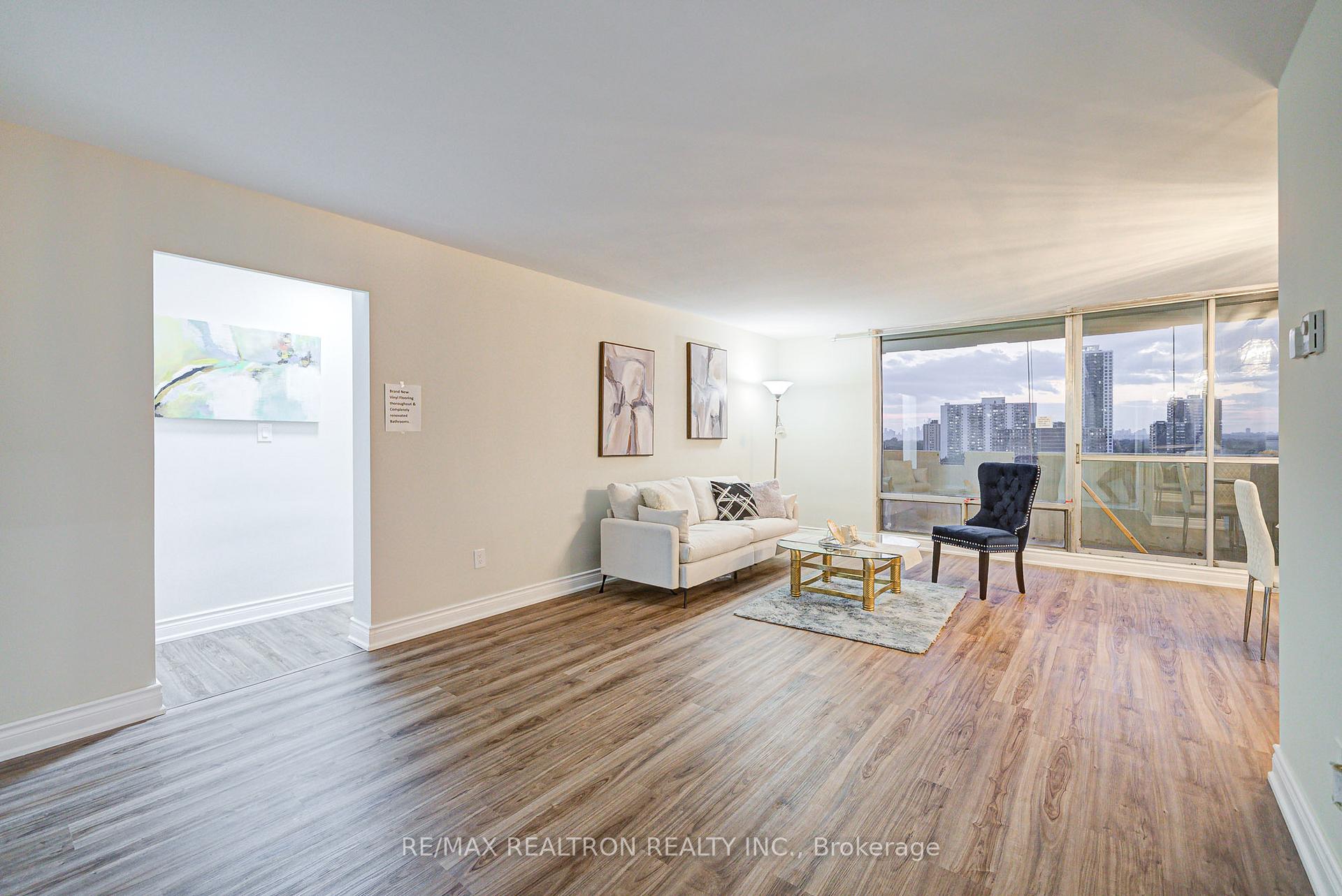 Photo 5 of Unit 1506, 1 Massey Square, Toronto, Crescent Town — HOMEH