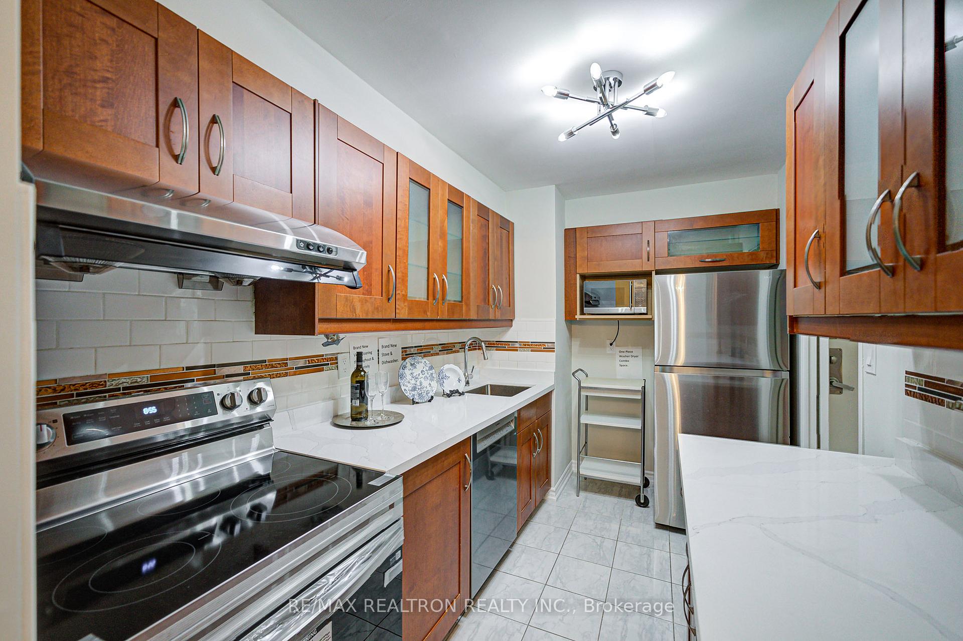 Photo 12 of Unit 1506, 1 Massey Square, Toronto, Crescent Town — HOMEH