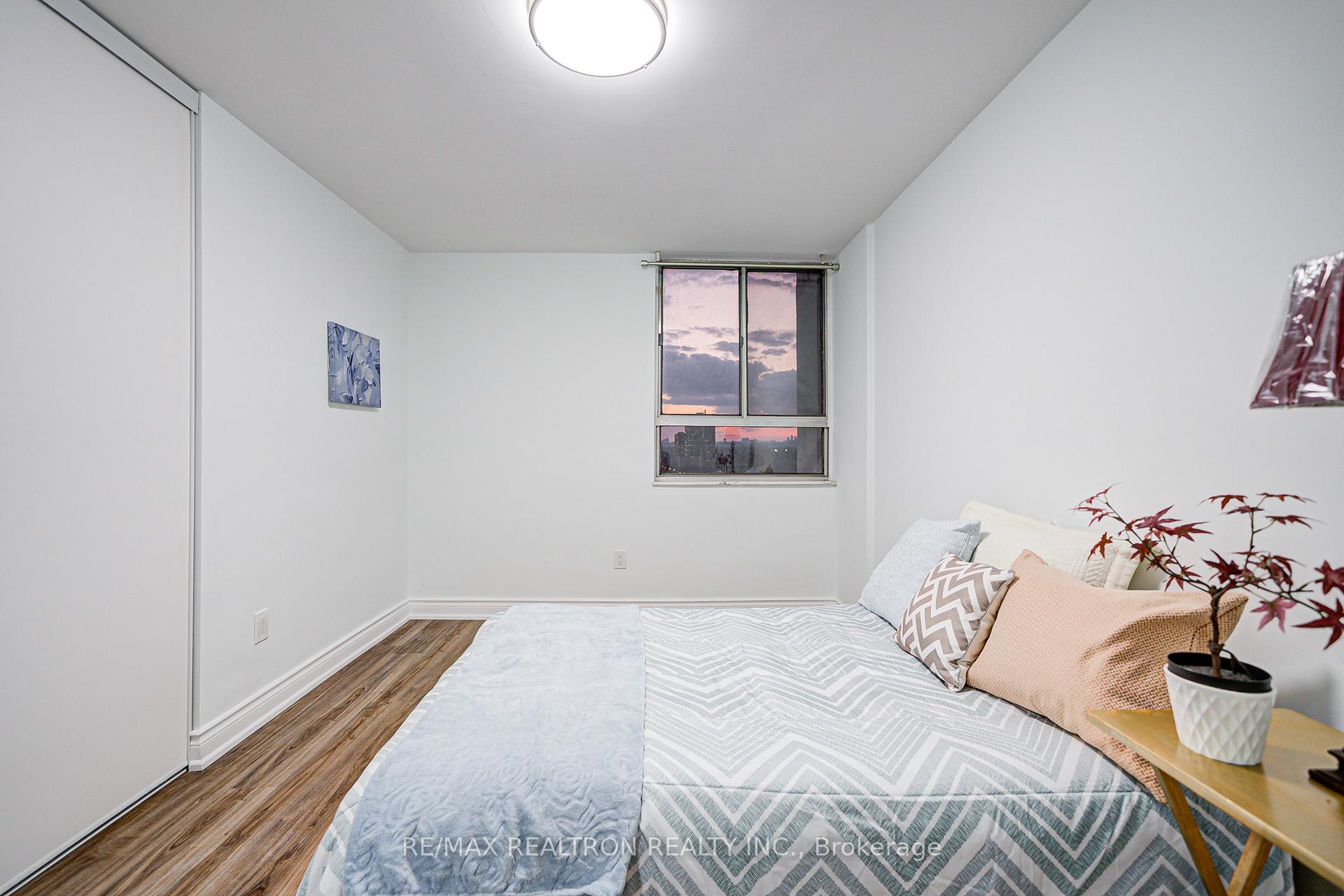 Photo 26 of Unit 1506, 1 Massey Square, Toronto, Crescent Town — HOMEH