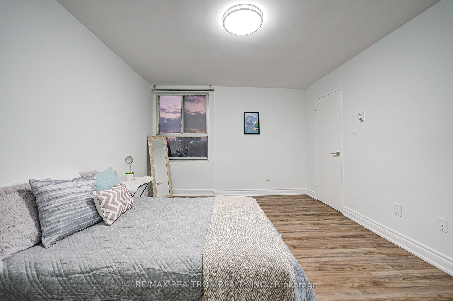 Photo 35 of Unit 1506, 1 Massey Square, Toronto, Crescent Town — HOMEH