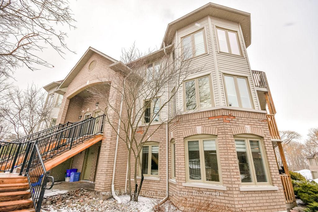Front of Unit 101, 492 Laclie Street