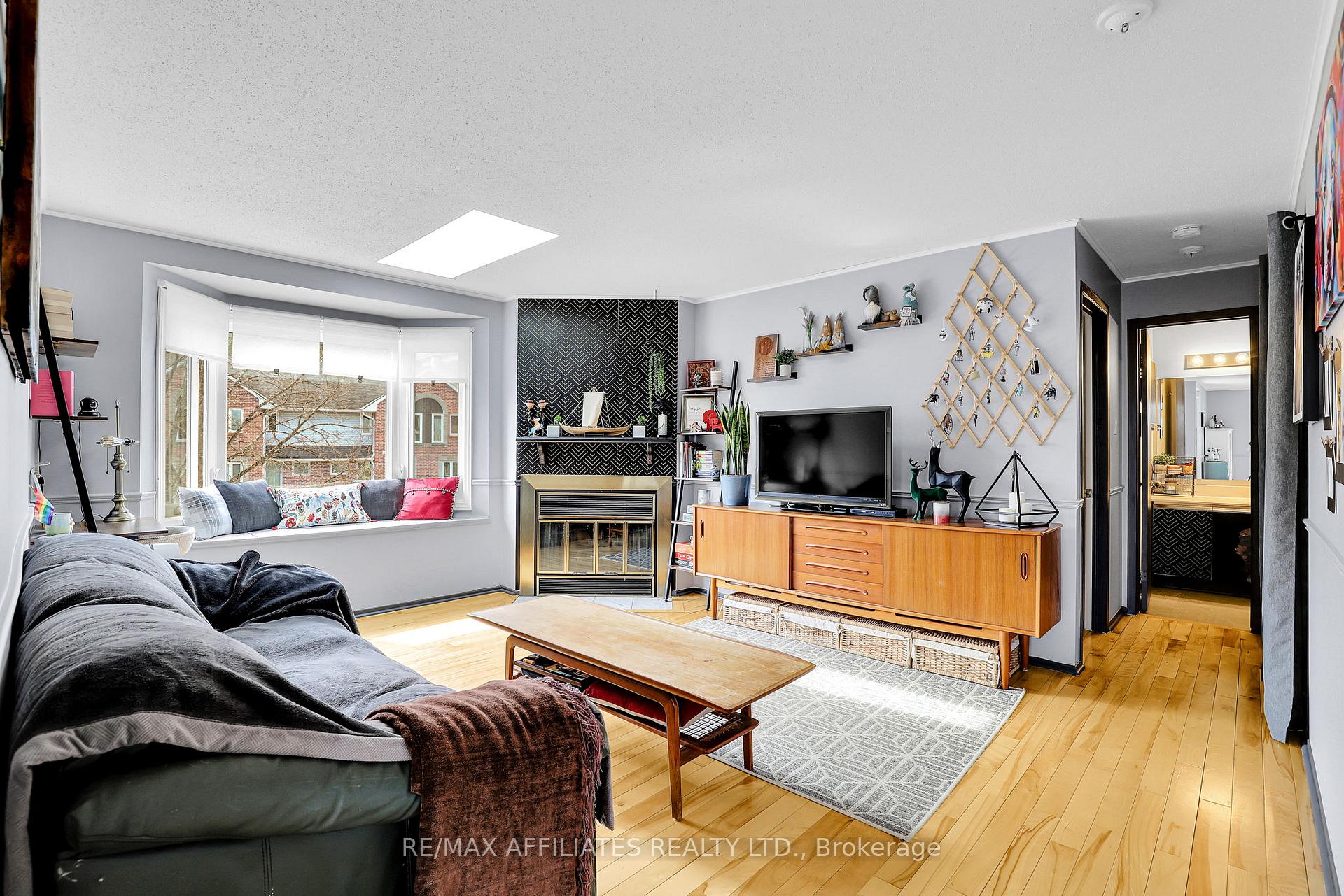 Photo 3 of Unit 2, 2 Waterfall Lane, Ottawa, Westcliffe Estates — HOMEH