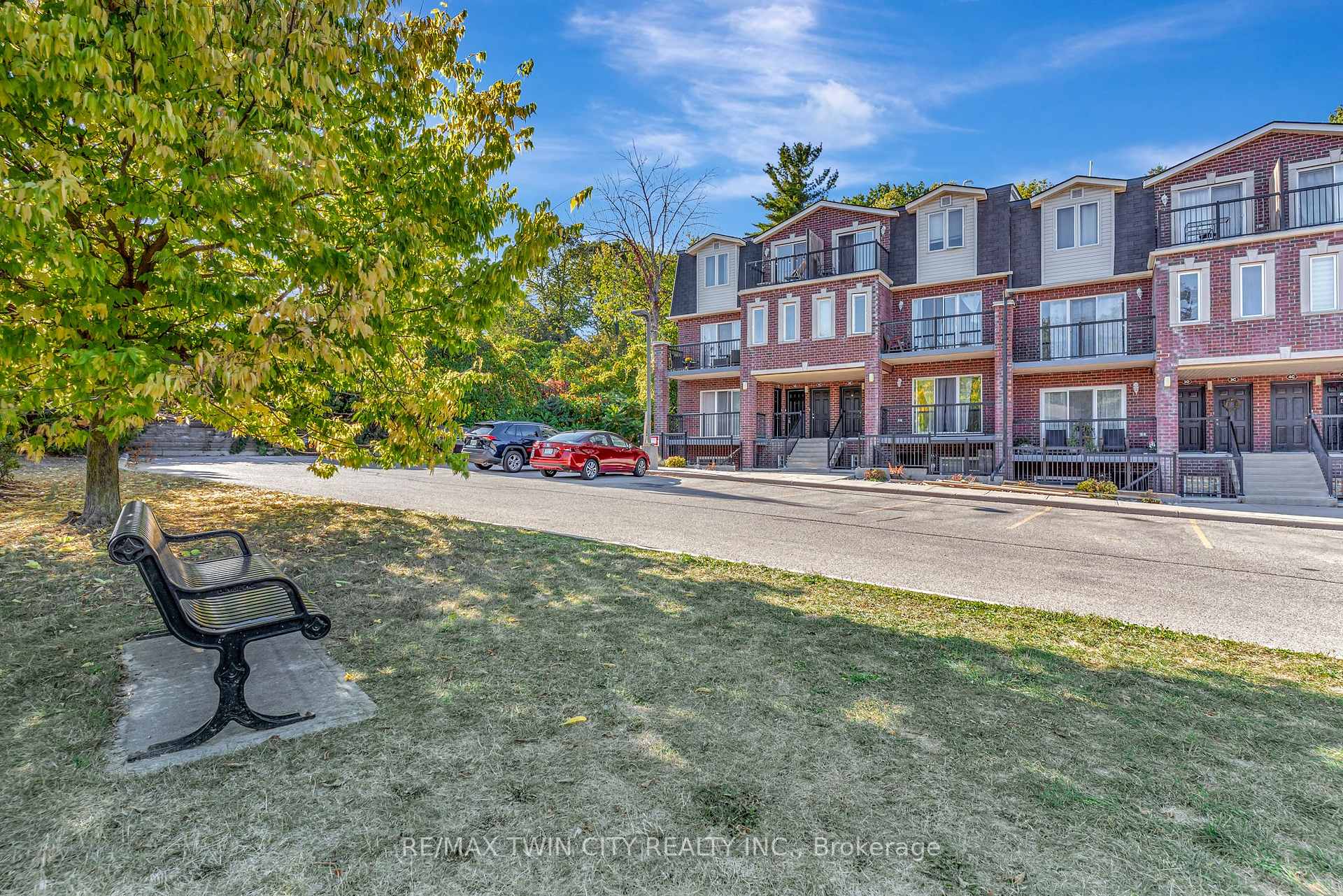 Front of Unit 1D, 45 Cedarhill Crescent
