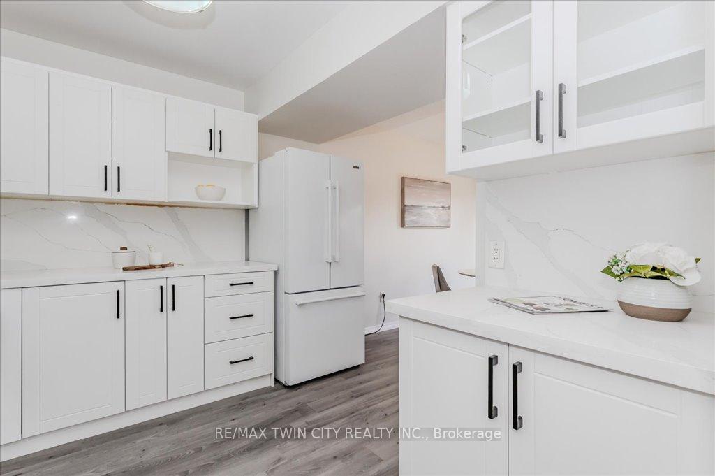 Photo 12 of Unit 71, 20 Paulander Drive, Kitchener — HOMEH