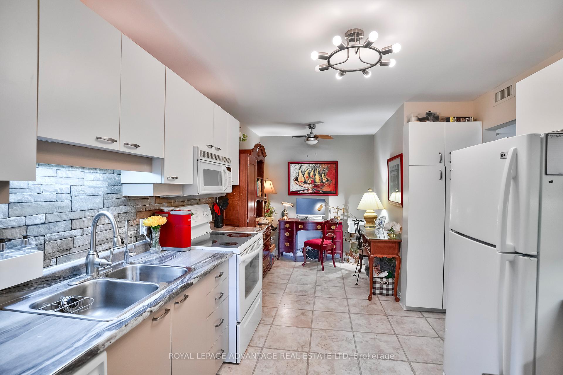 Photo 18 of Unit 203, 19 John Street E, Perth — HOMEH