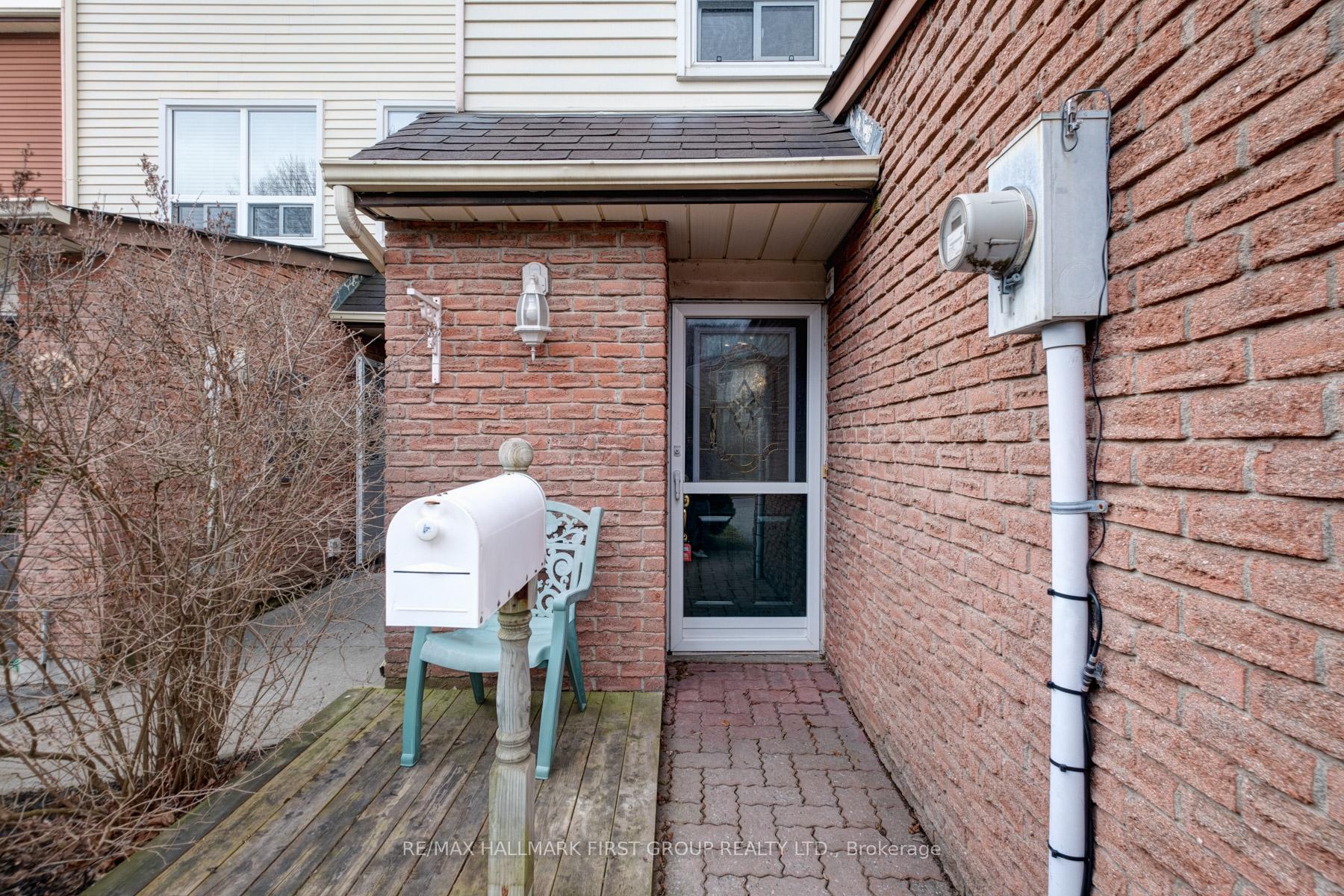 Photo 3 of Unit 17, 72 Martin Road, Clarington, Bowmanville — HOMEH