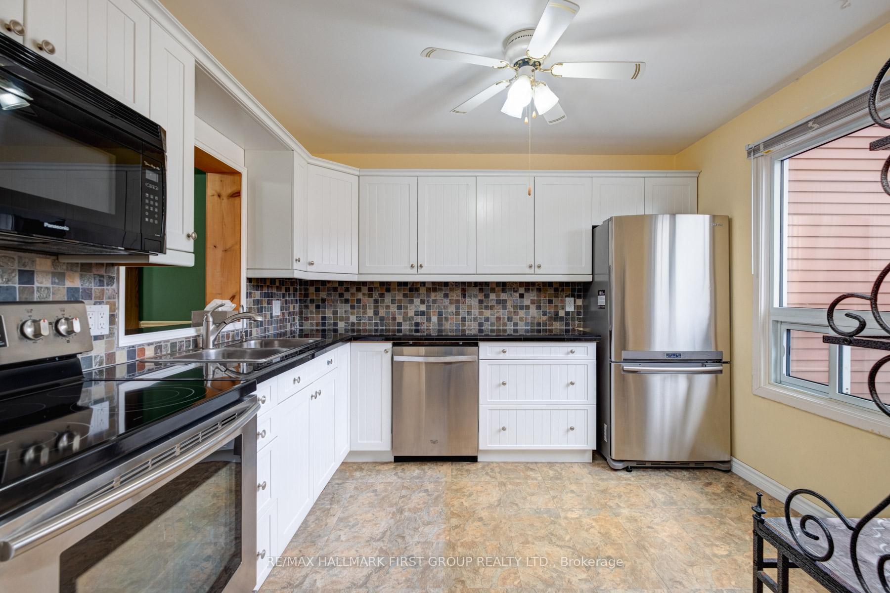Photo 4 of Unit 17, 72 Martin Road, Clarington, Bowmanville — HOMEH