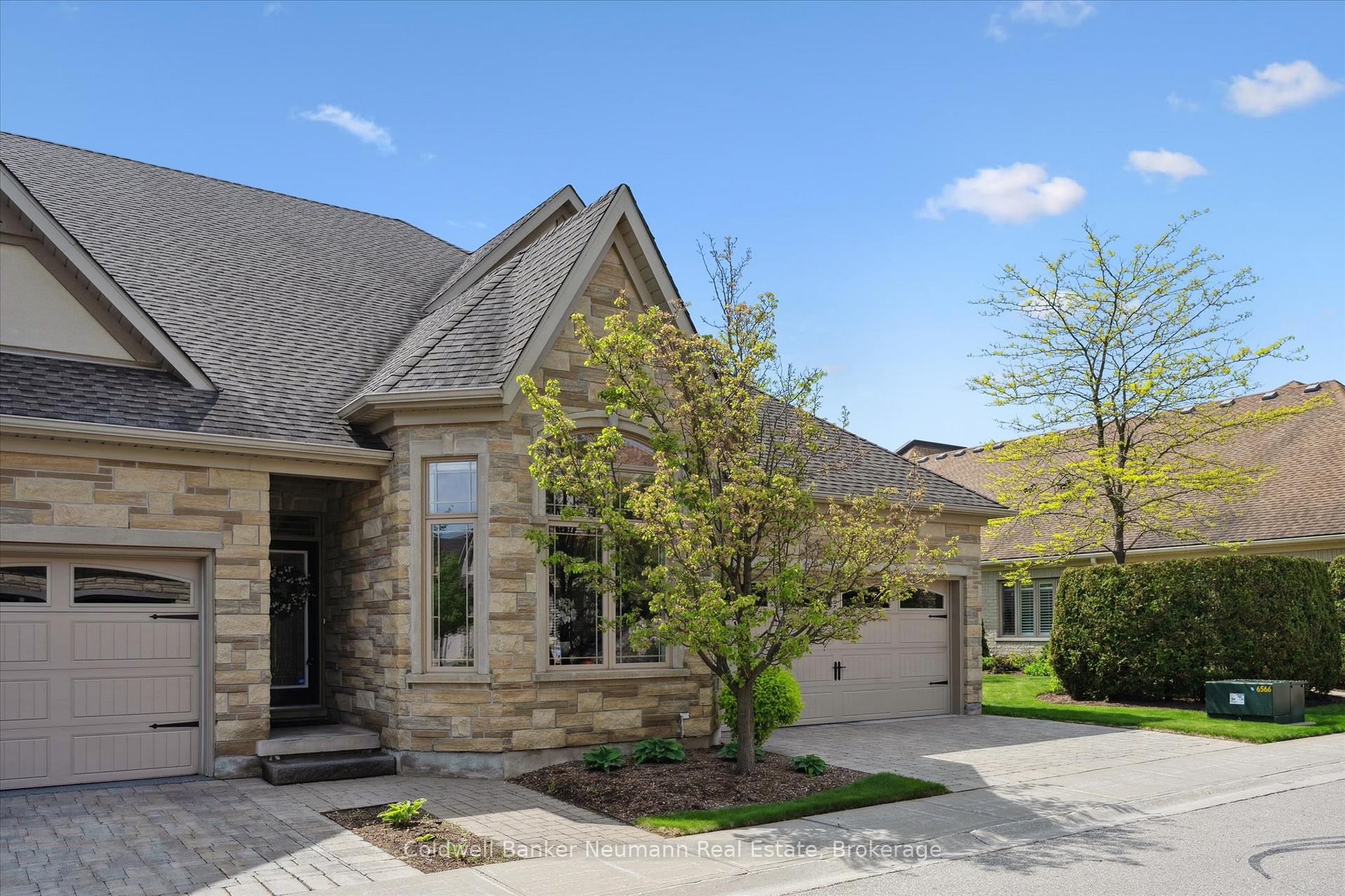 Photo 3 of Unit 30, 19 Simmonds Drive, Guelph, Victoria North — HOMEH
