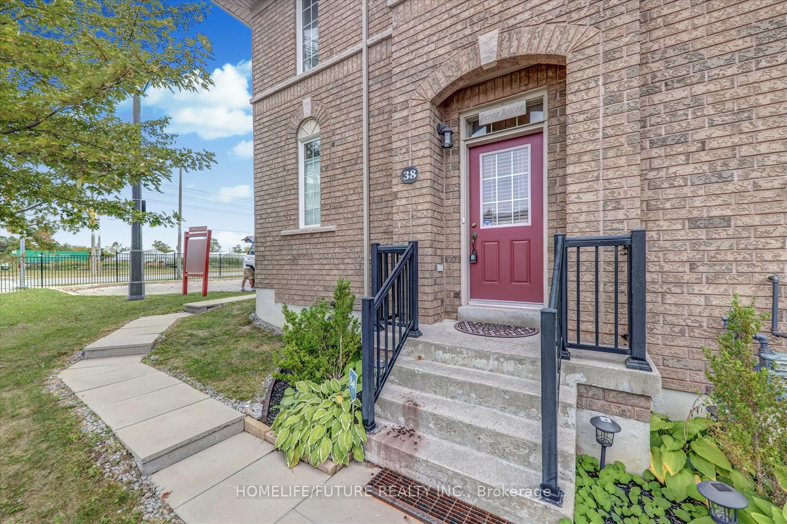Photo 8 of 38 Lavan Lane, Ajax, Northwest Ajax — HOMEH