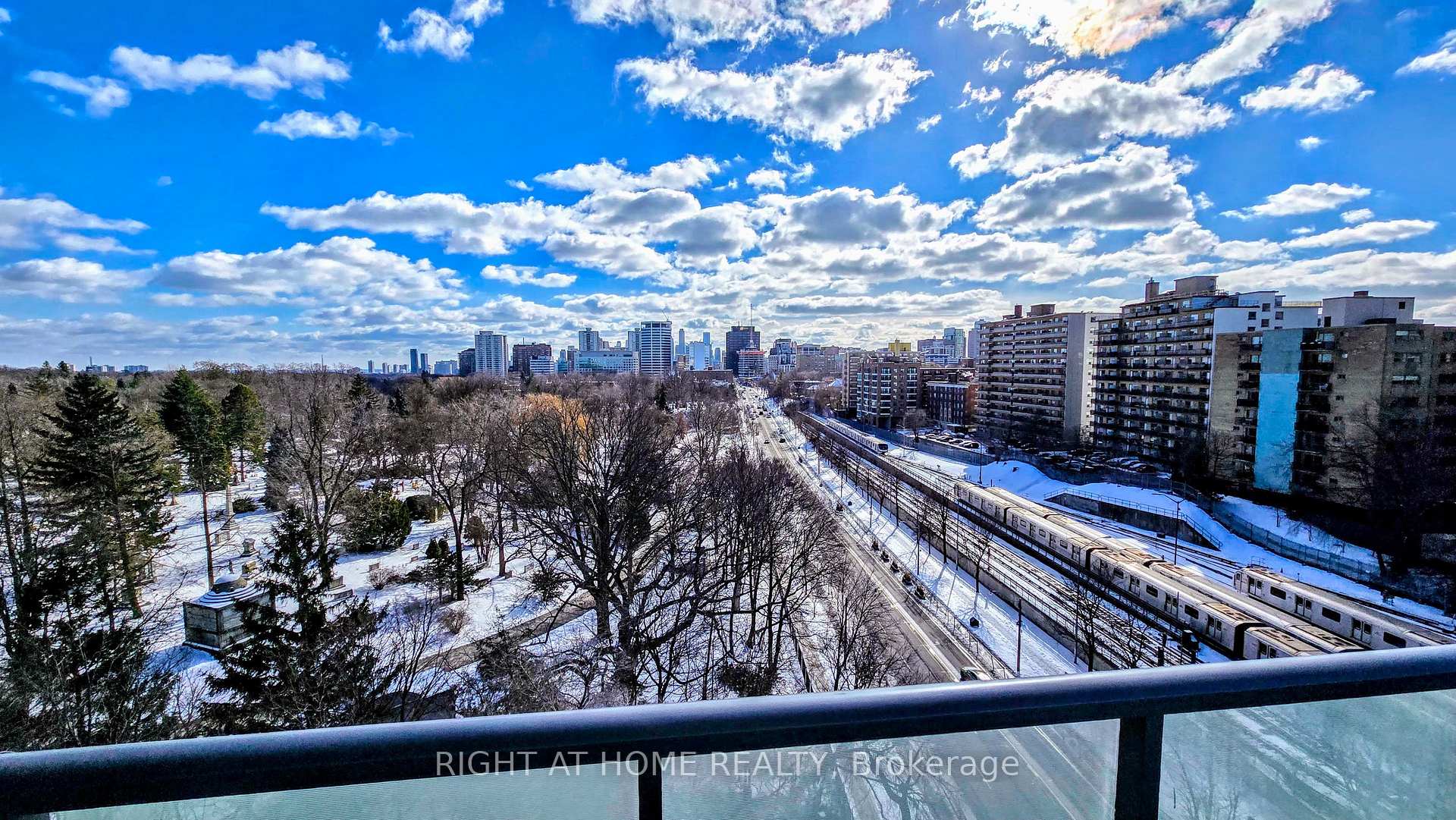 Photo 9 of Unit 802, 1815 Yonge Street, Toronto, Mount Pleasant West — HOMEH