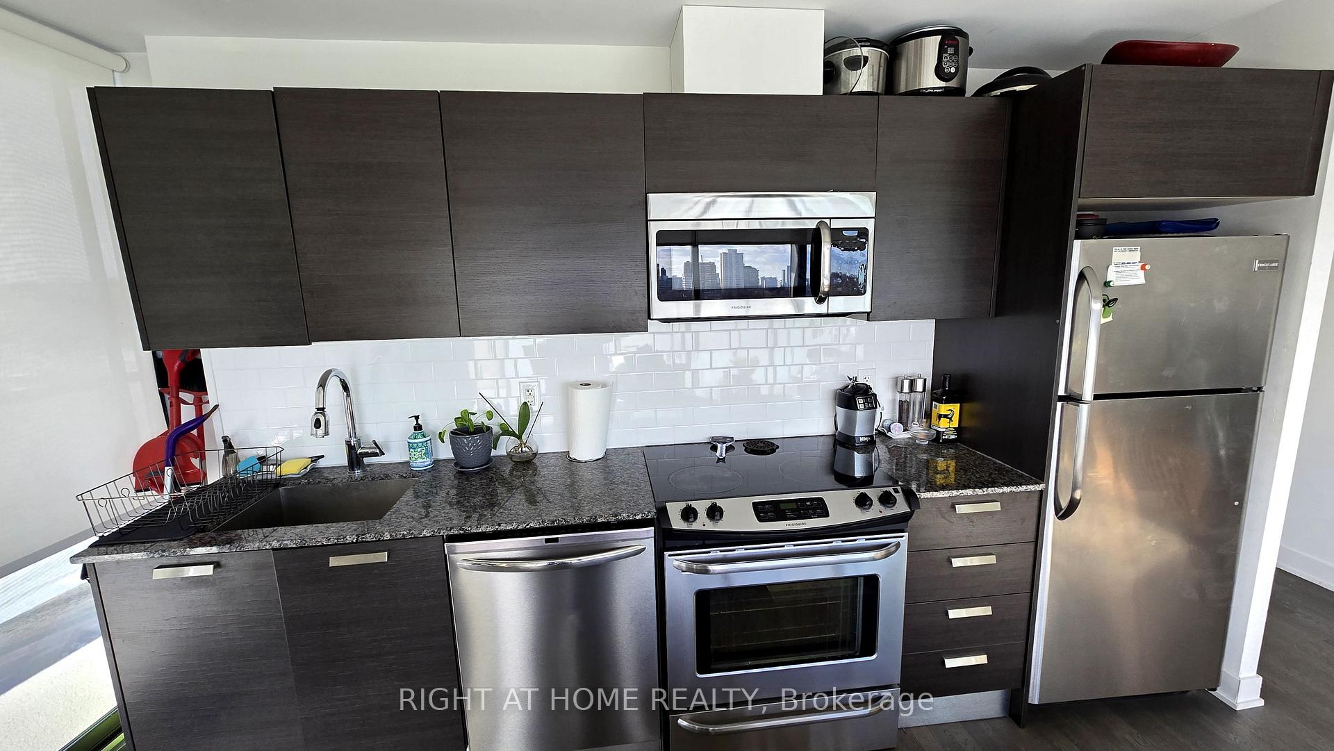 Photo 13 of Unit 802, 1815 Yonge Street, Toronto, Mount Pleasant West — HOMEH