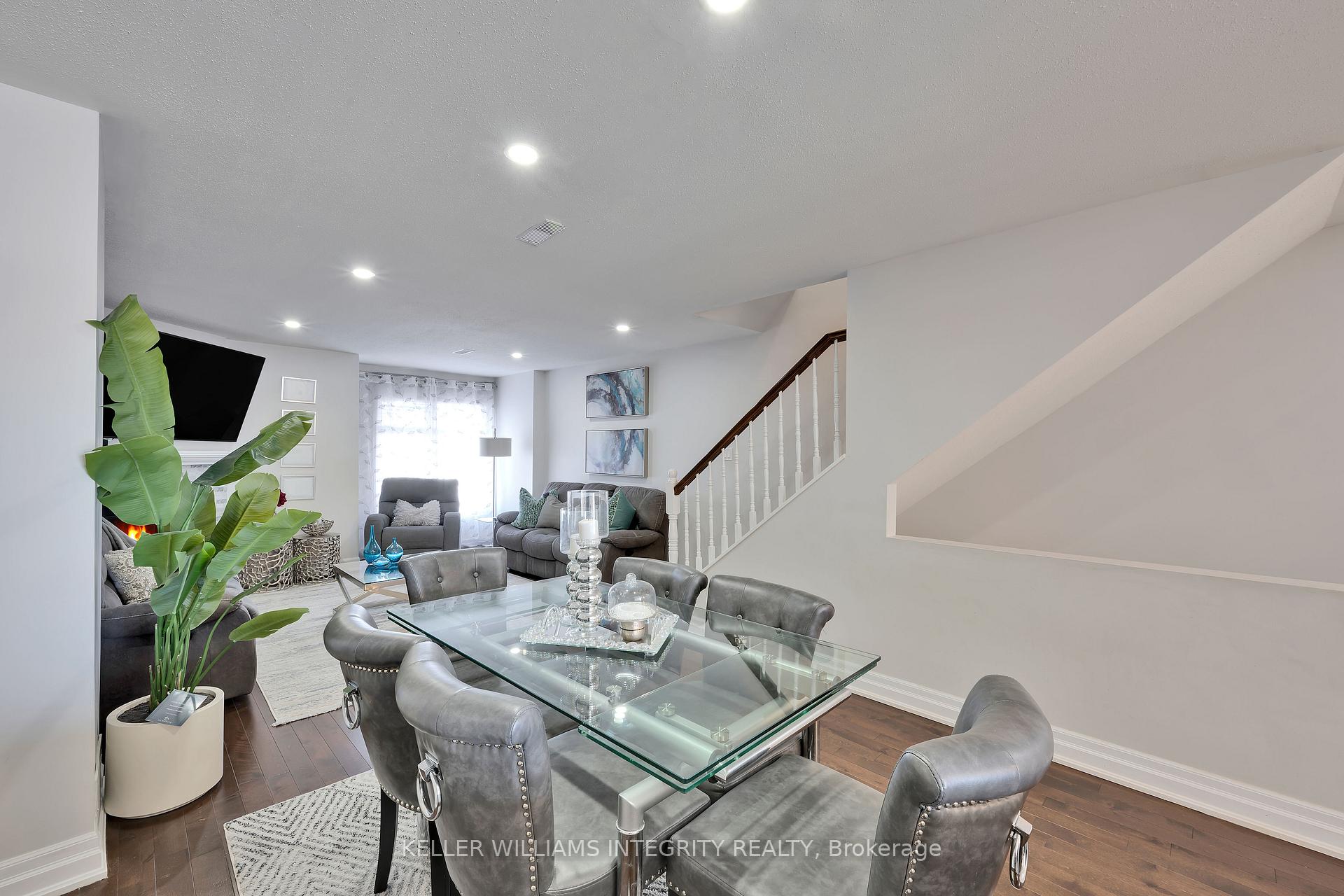 Photo 5 of 266 Meadowbreeze Drive, Ottawa, Kanata - Emerald Meadows/Trailwest — HOMEH