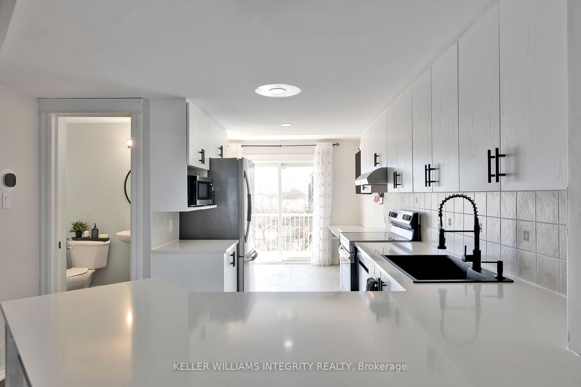 Photo 10 of 266 Meadowbreeze Drive, Ottawa, Kanata - Emerald Meadows/Trailwest — HOMEH