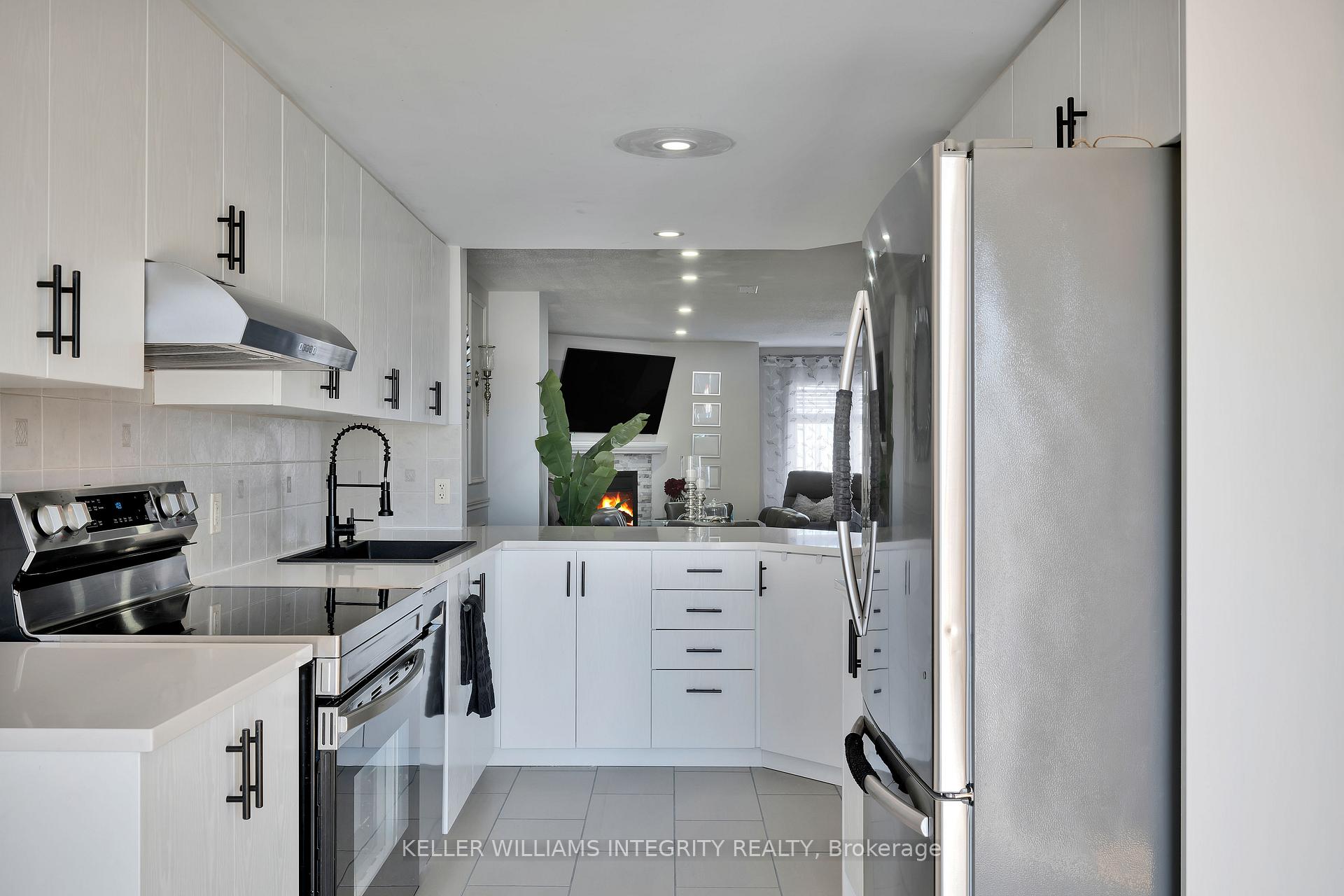 Photo 13 of 266 Meadowbreeze Drive, Ottawa, Kanata - Emerald Meadows/Trailwest — HOMEH