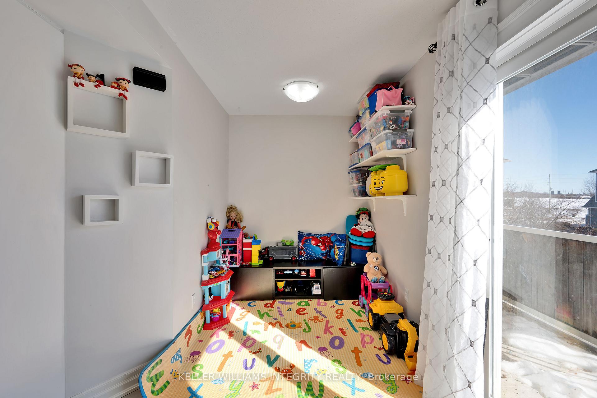 Photo 15 of 266 Meadowbreeze Drive, Ottawa, Kanata - Emerald Meadows/Trailwest — HOMEH