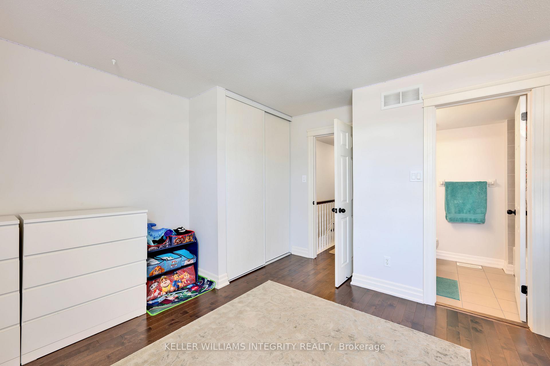 Photo 21 of 266 Meadowbreeze Drive, Ottawa, Kanata - Emerald Meadows/Trailwest — HOMEH