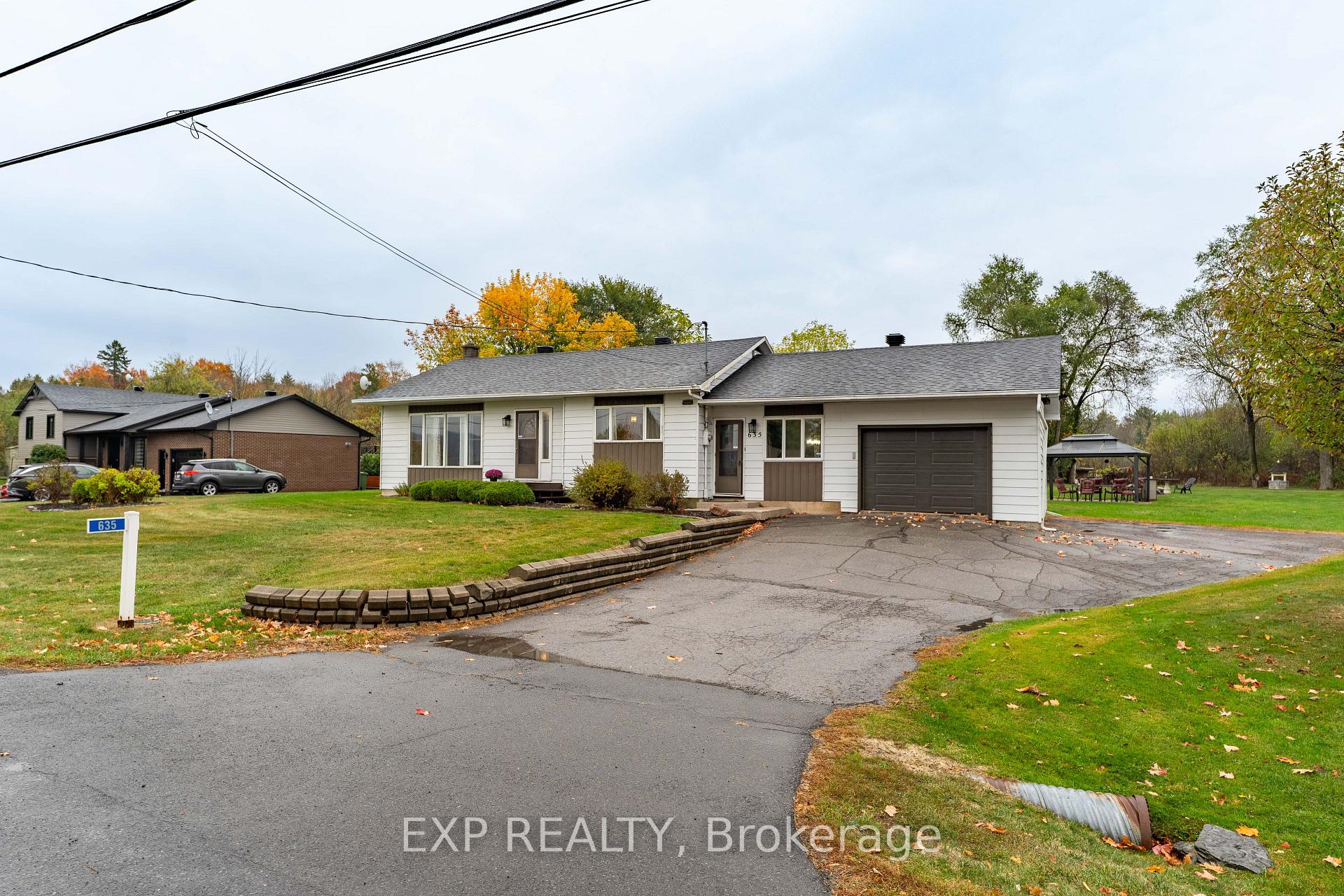 Photo 2 of 635 Front Road W, Champlain, Champlain Twp — HOMEH