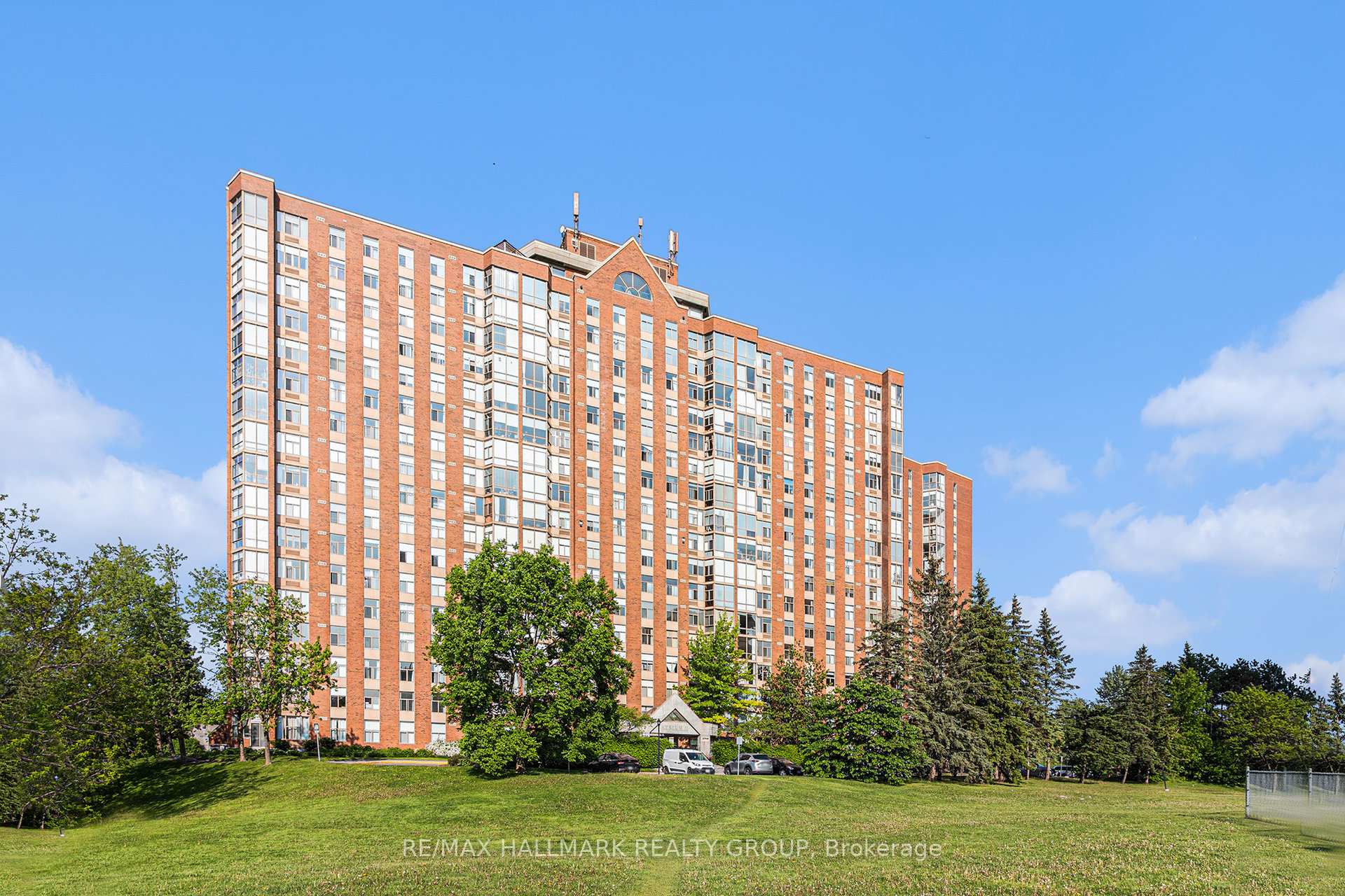 Photo 1 of Unit 1407, 2759 Carousel Crescent, Ottawa, Emerald Woods/Sawmill Creek — HOMEH