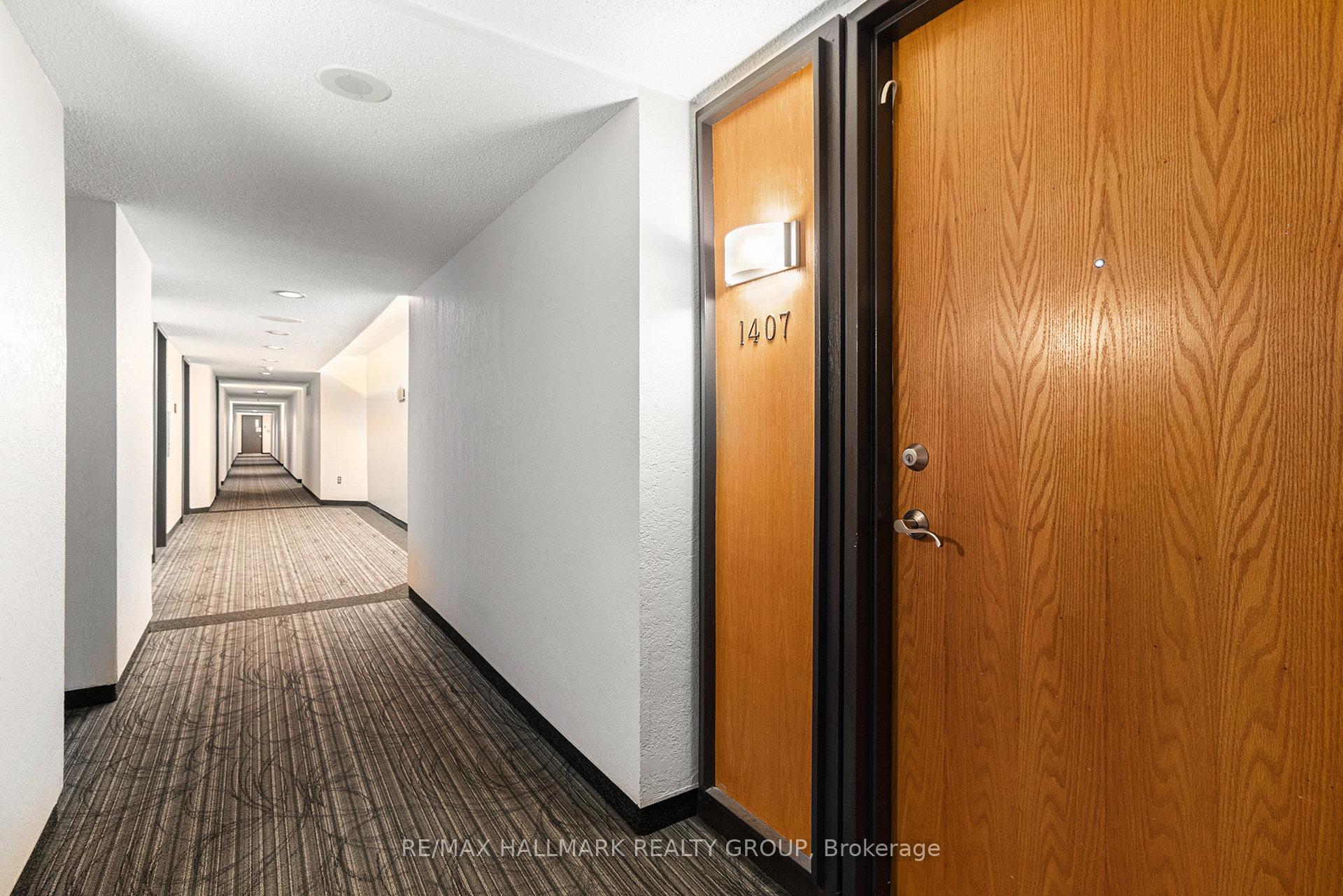 Photo 2 of Unit 1407, 2759 Carousel Crescent, Ottawa, Emerald Woods/Sawmill Creek — HOMEH