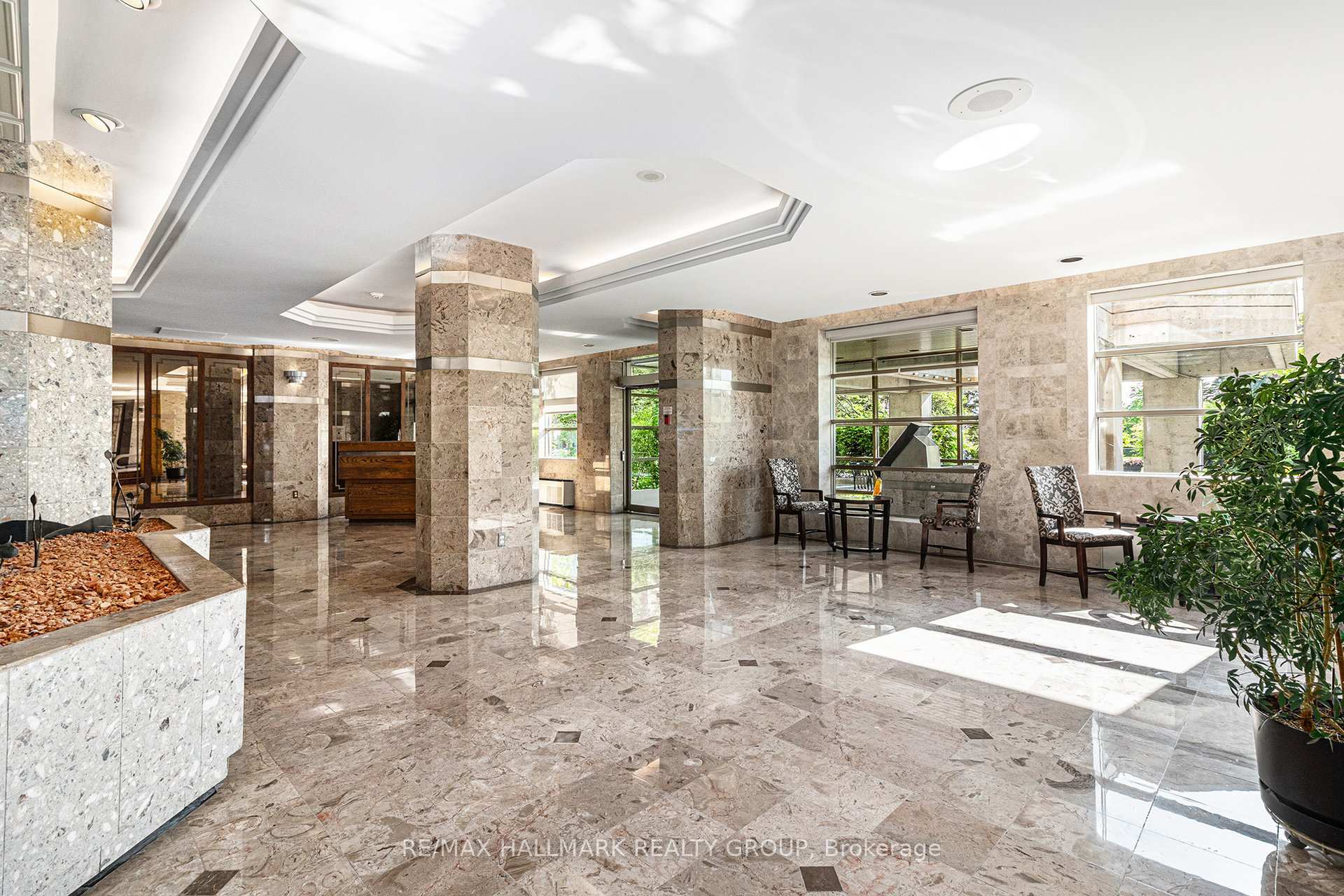 Photo 3 of Unit 1407, 2759 Carousel Crescent, Ottawa, Emerald Woods/Sawmill Creek — HOMEH