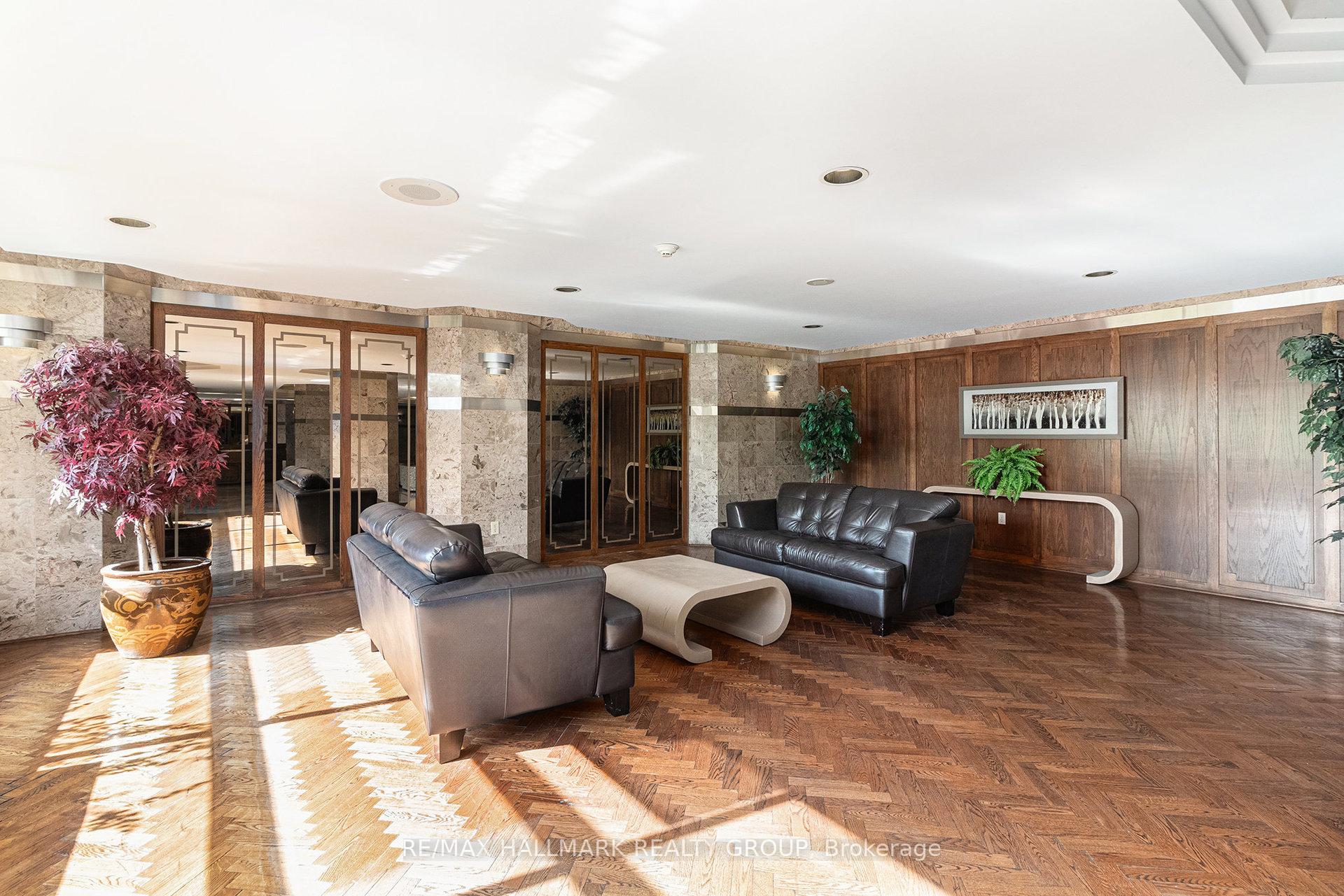 Photo 4 of Unit 1407, 2759 Carousel Crescent, Ottawa, Emerald Woods/Sawmill Creek — HOMEH