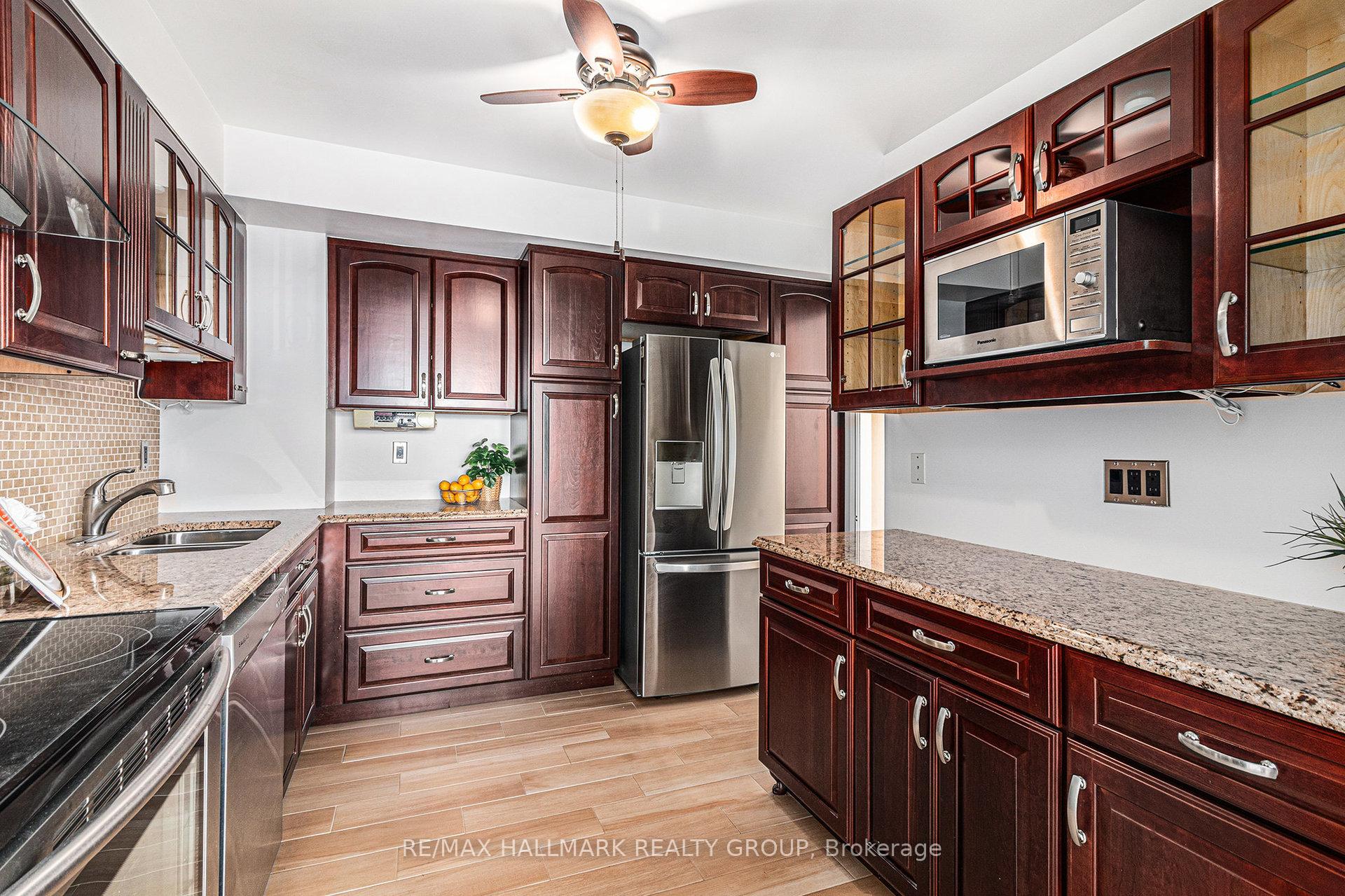 Photo 12 of Unit 1407, 2759 Carousel Crescent, Ottawa, Emerald Woods/Sawmill Creek — HOMEH