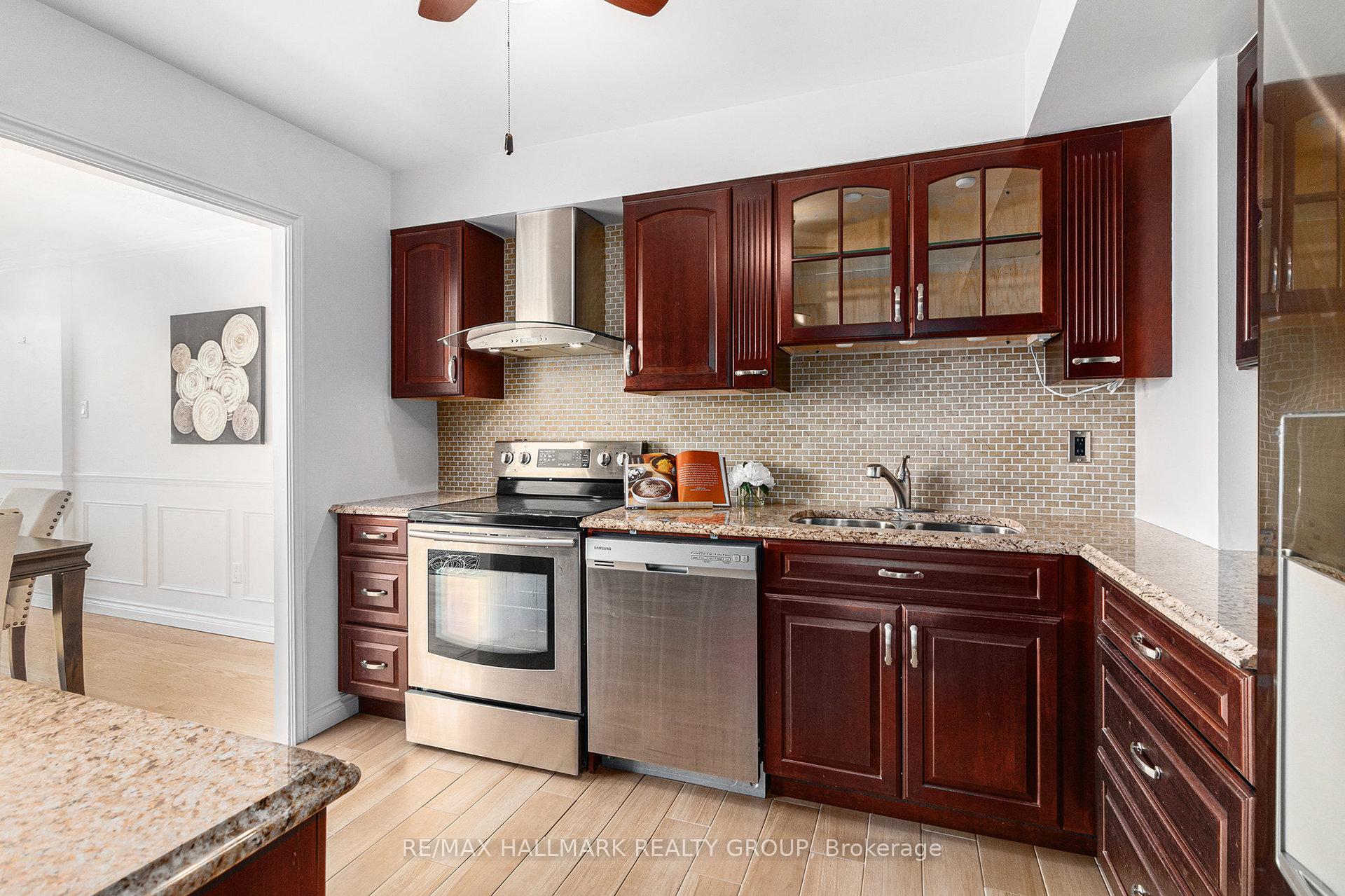 Photo 13 of Unit 1407, 2759 Carousel Crescent, Ottawa, Emerald Woods/Sawmill Creek — HOMEH