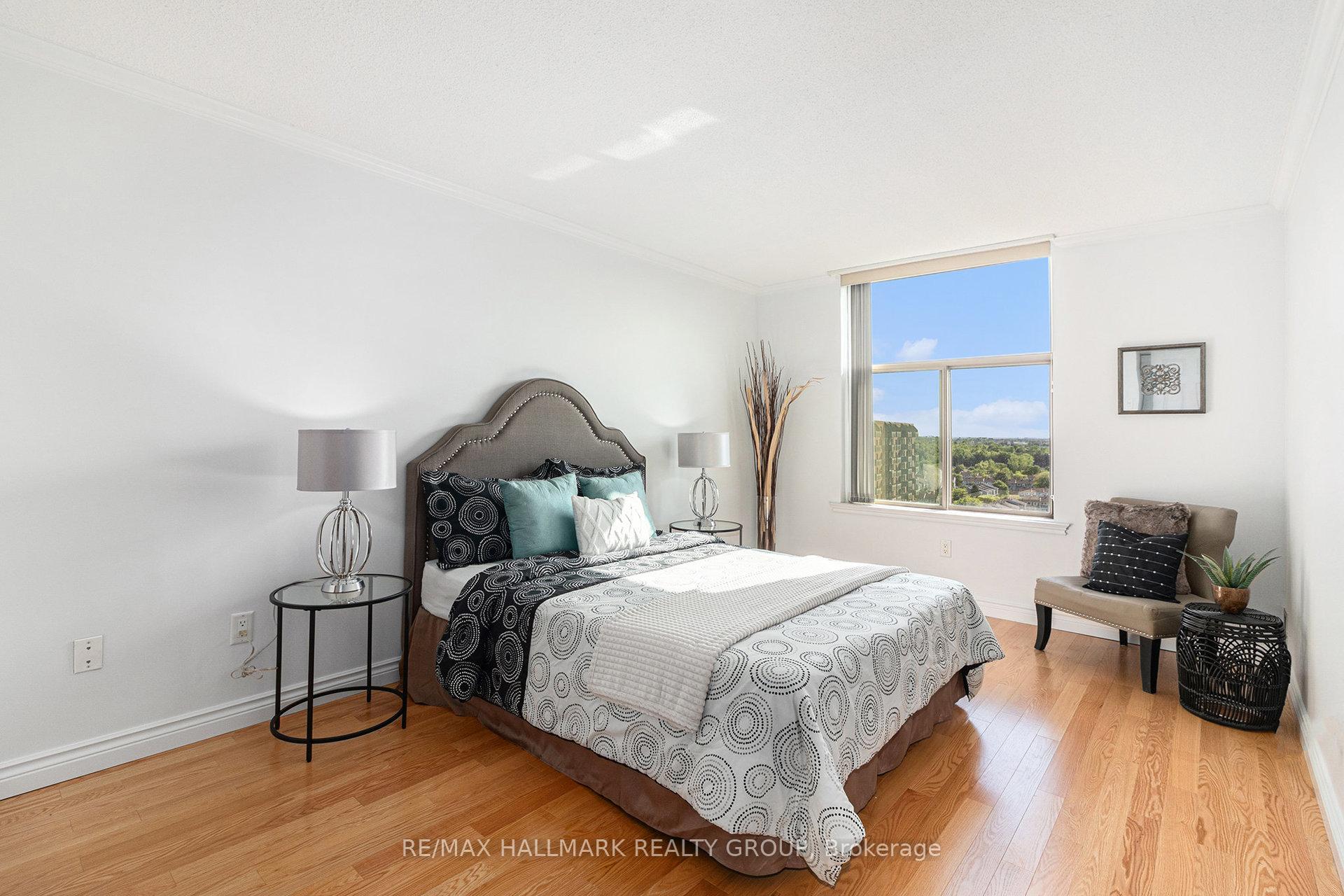 Photo 16 of Unit 1407, 2759 Carousel Crescent, Ottawa, Emerald Woods/Sawmill Creek — HOMEH
