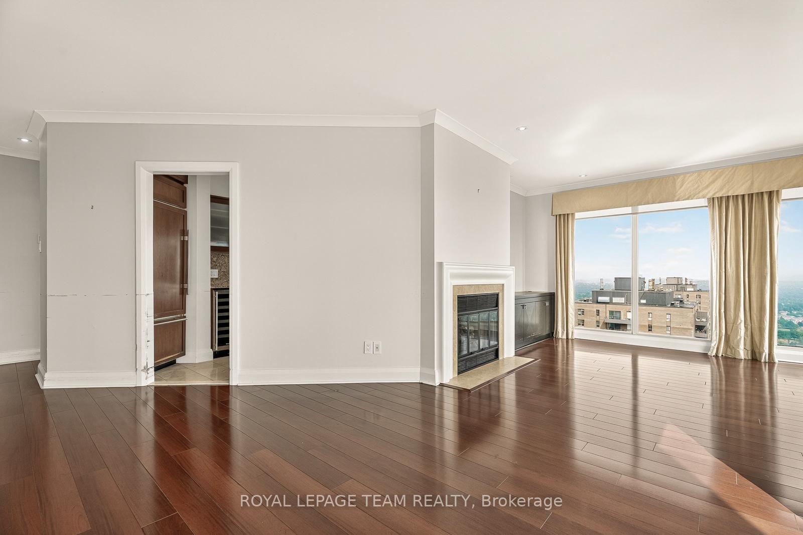 Photo 3 of Unit 2902, 545 St Laurent Boulevard, Ottawa, Viscount Alexander Park — HOMEH