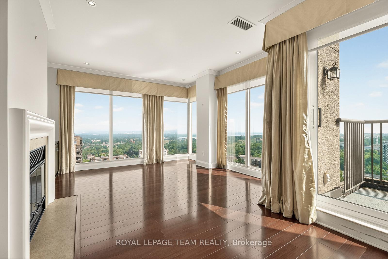 Photo 8 of Unit 2902, 545 St Laurent Boulevard, Ottawa, Viscount Alexander Park — HOMEH