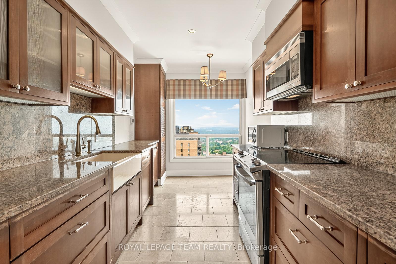 Photo 12 of Unit 2902, 545 St Laurent Boulevard, Ottawa, Viscount Alexander Park — HOMEH